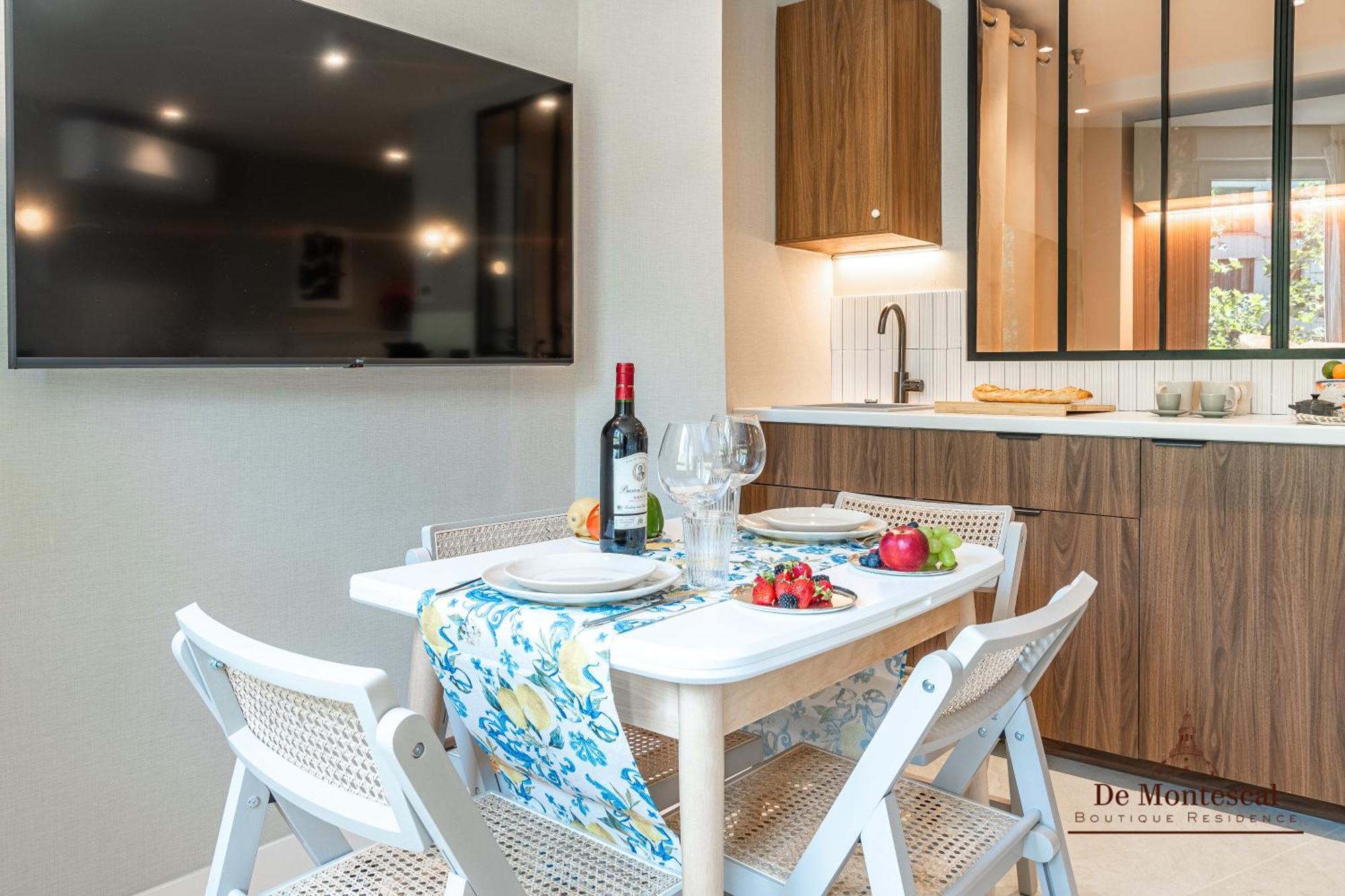 De Montescal Montparnasse Ac In A Prime Location 22 -36m2 Apartment Paris