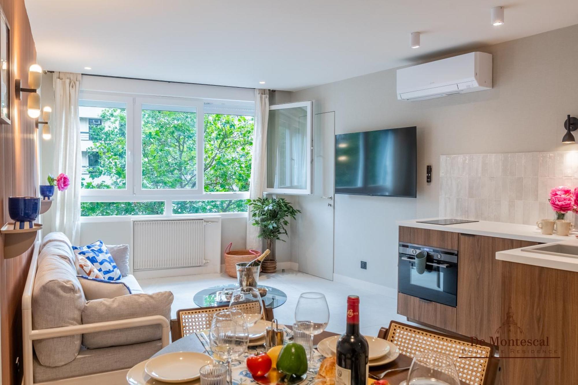 De Montescal Montparnasse Ac In A Prime Location 22 -36m2 *