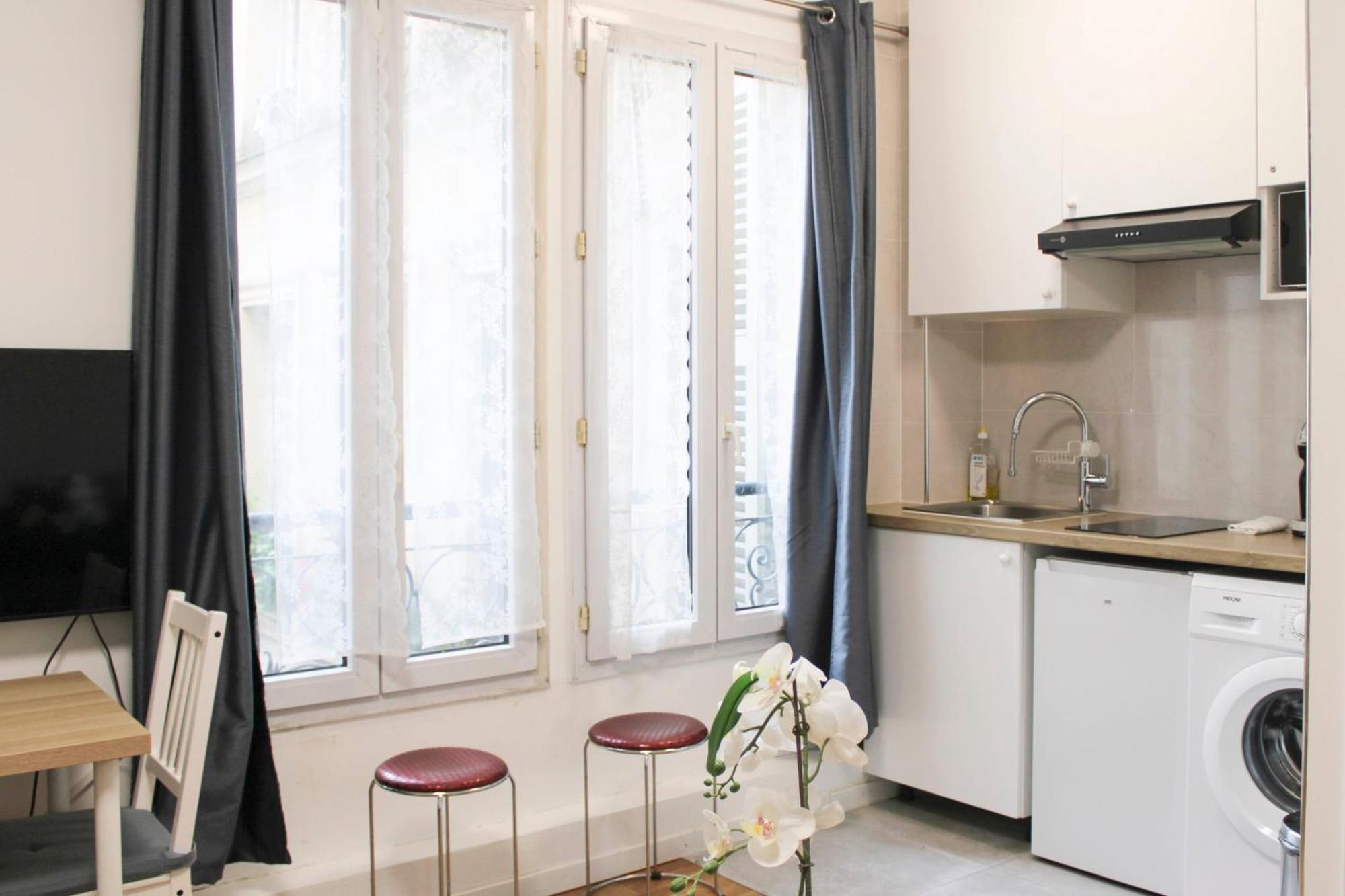 Beautiful Family Studio In The 13th