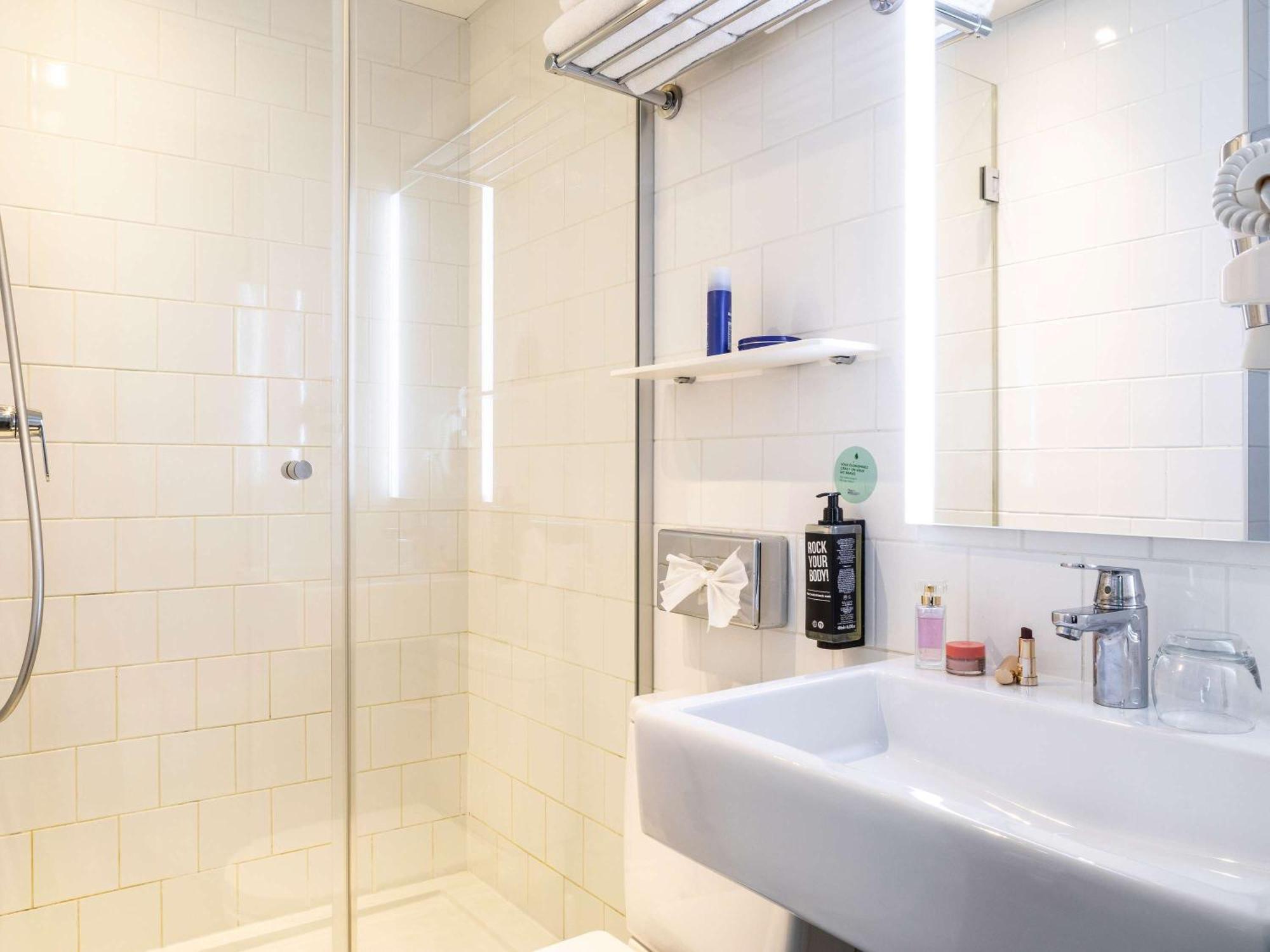 Ibis Styles 15 Lecourbe Hotel 3*