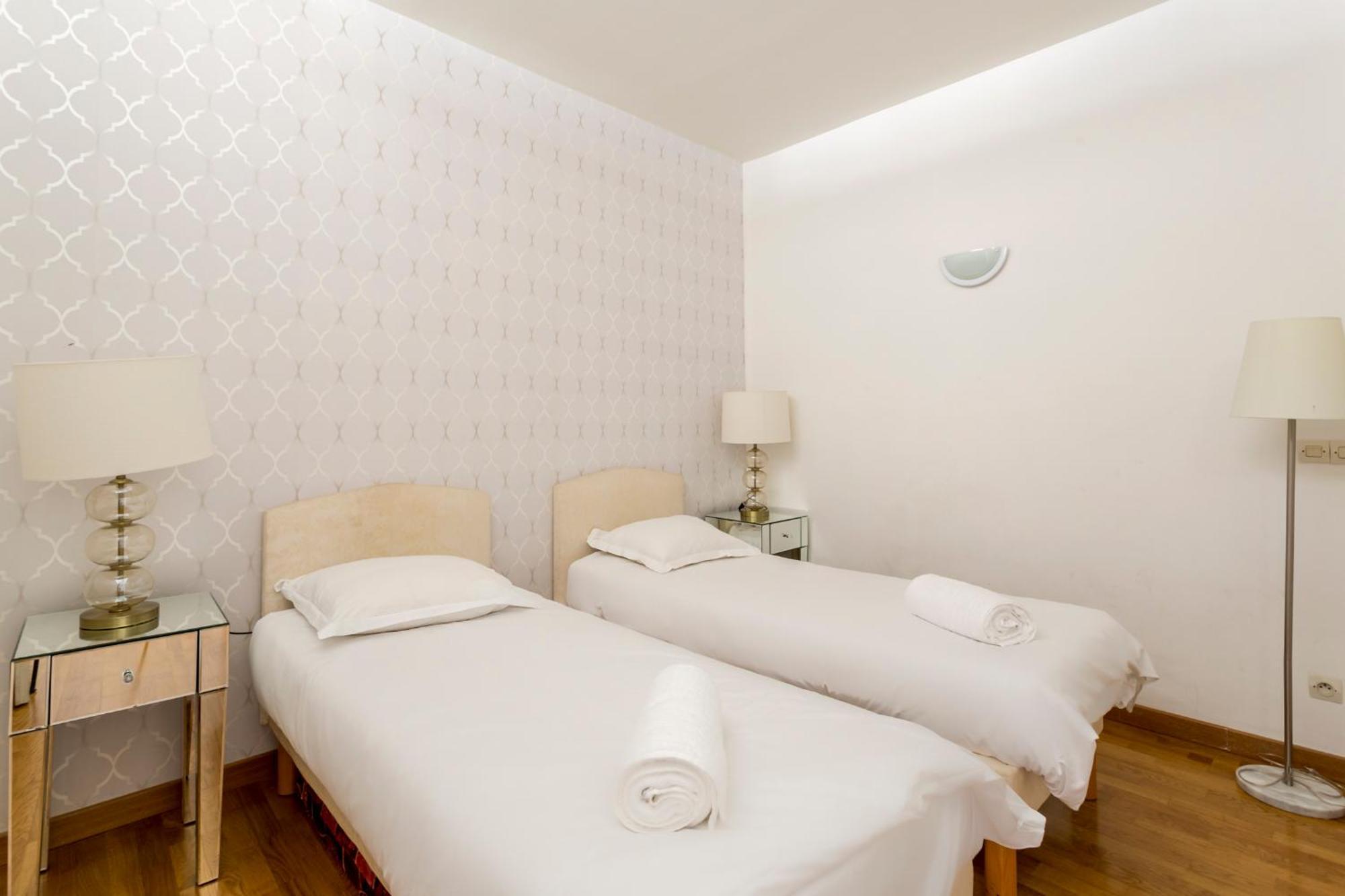 Champs-elysees Lincoln - 2bdr Parigi