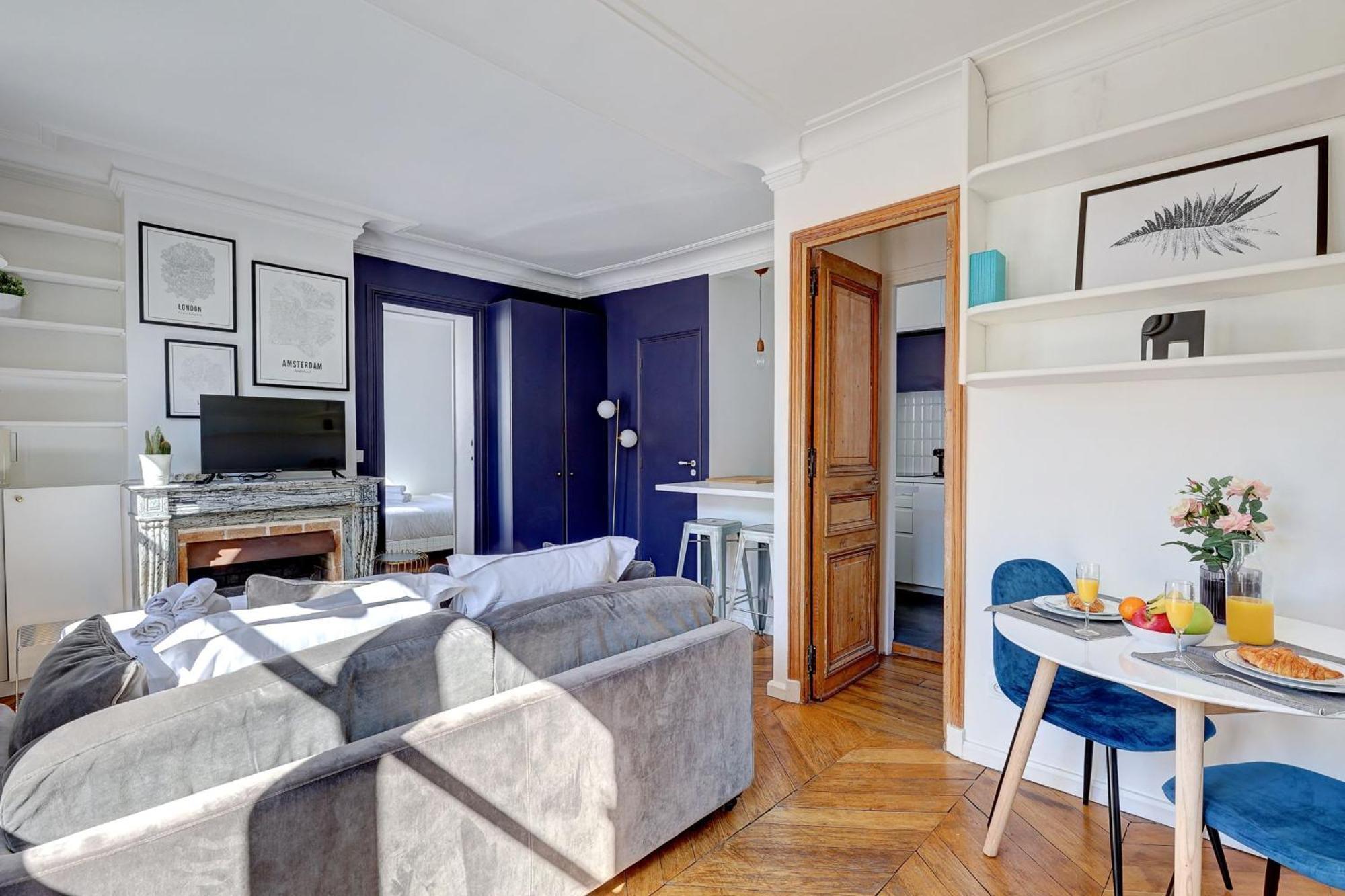 Marais - 1br Apartment *