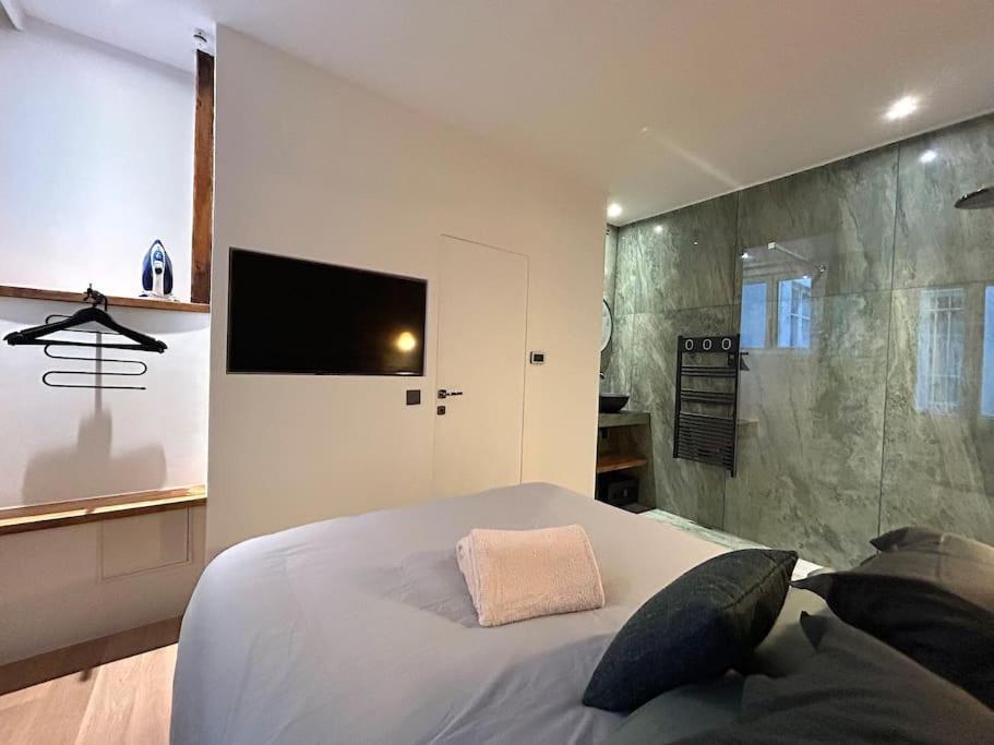 Louvre -notre Dame 2bd, 2bath Ac Appartamento *