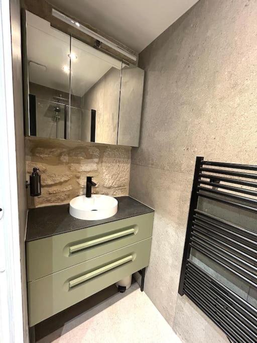 Appartamento Louvre -notre Dame 2bd, 2bath Ac