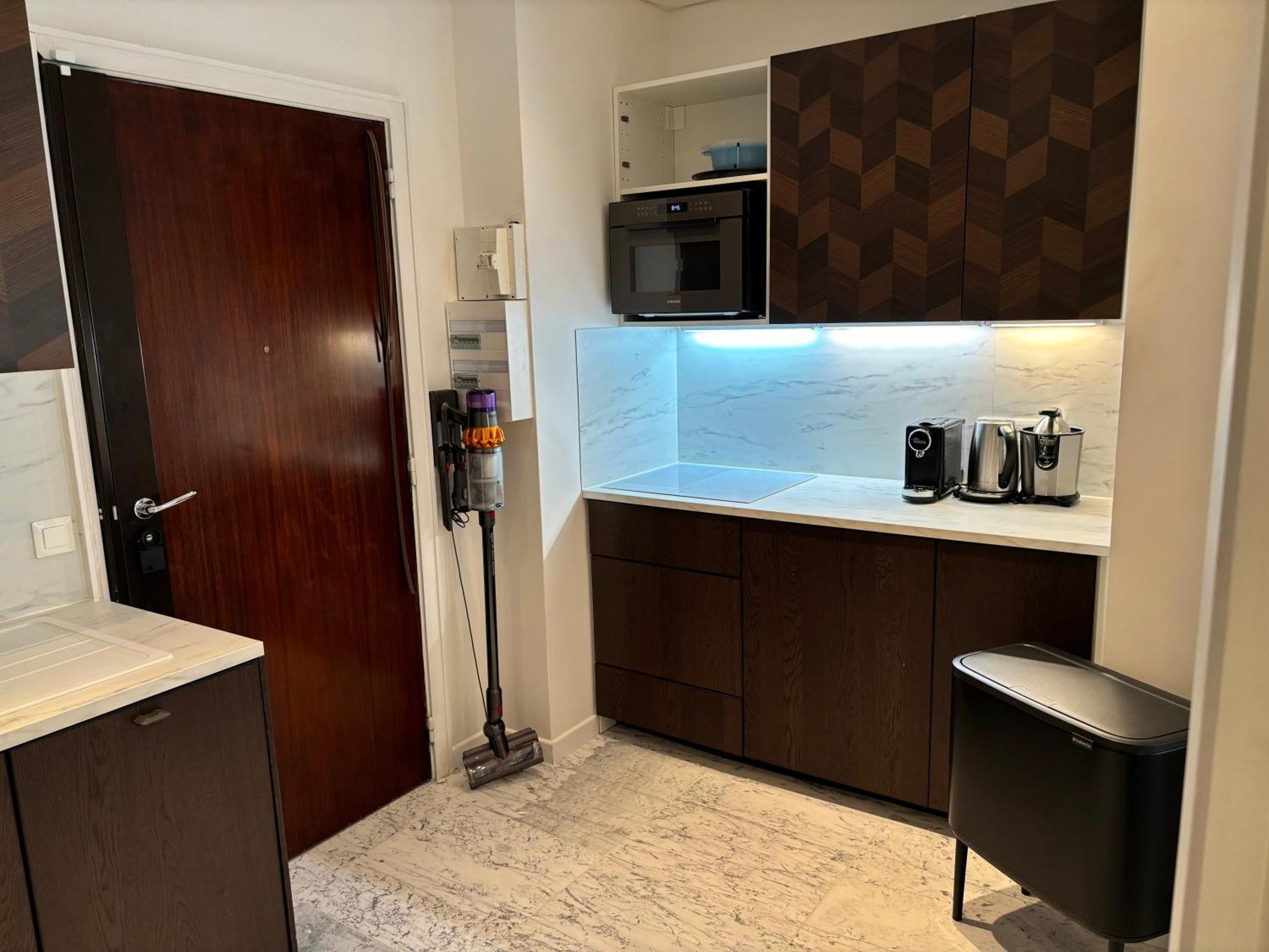 Ponthieu Apartment