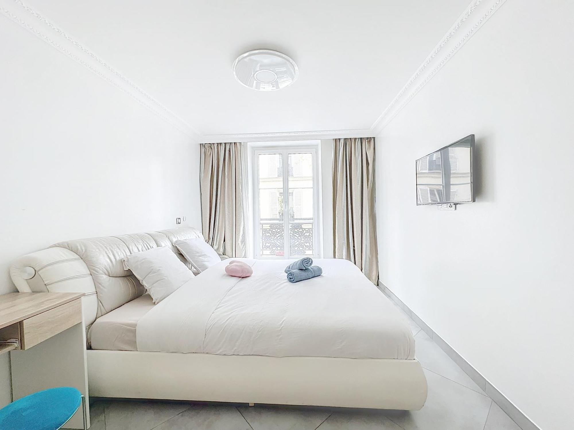 Apartment 118 - , Place De La Republique, 7 Personnes Paris