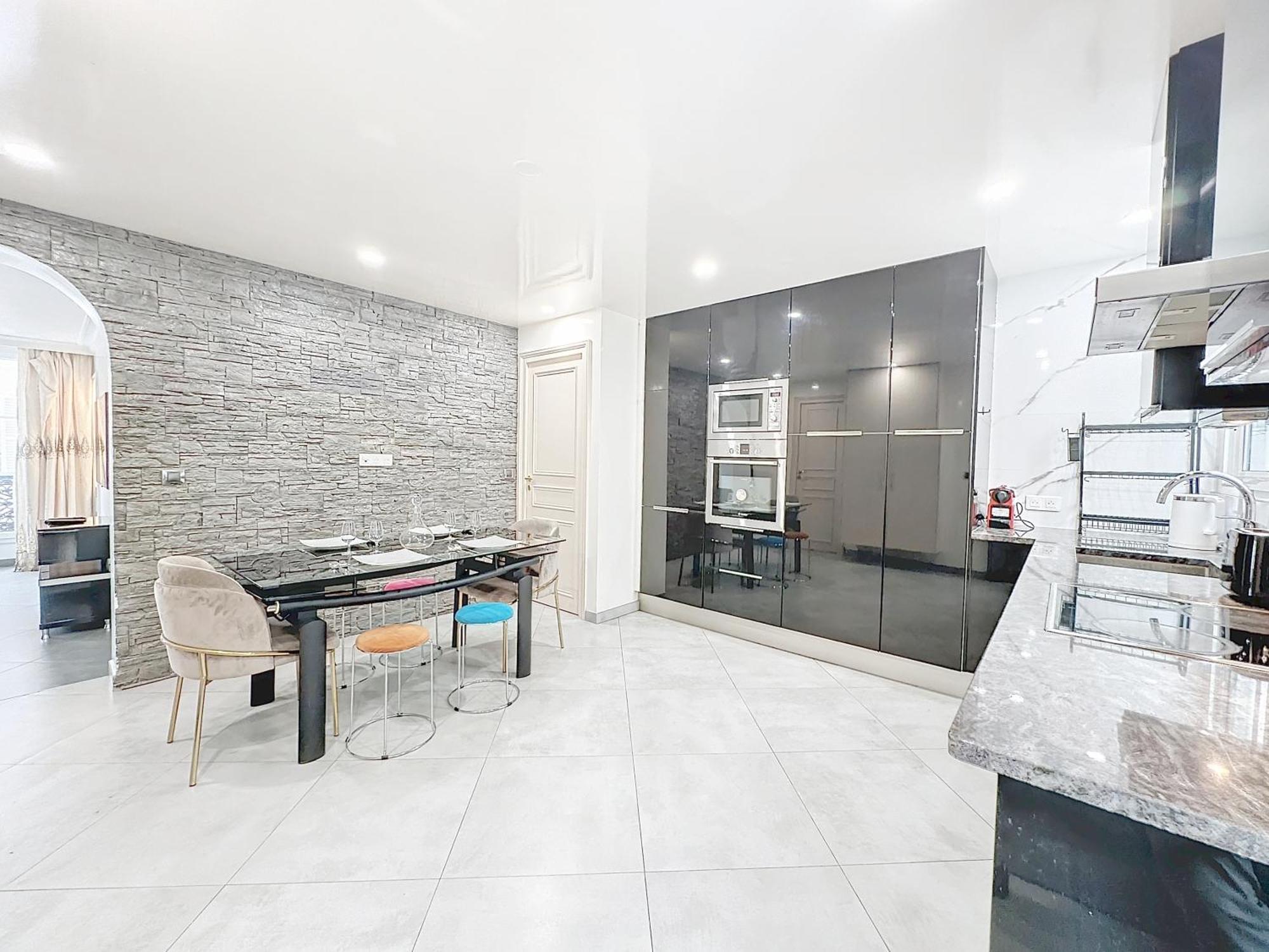 Apartment 118 - , Place De La Republique, 7 Personnes