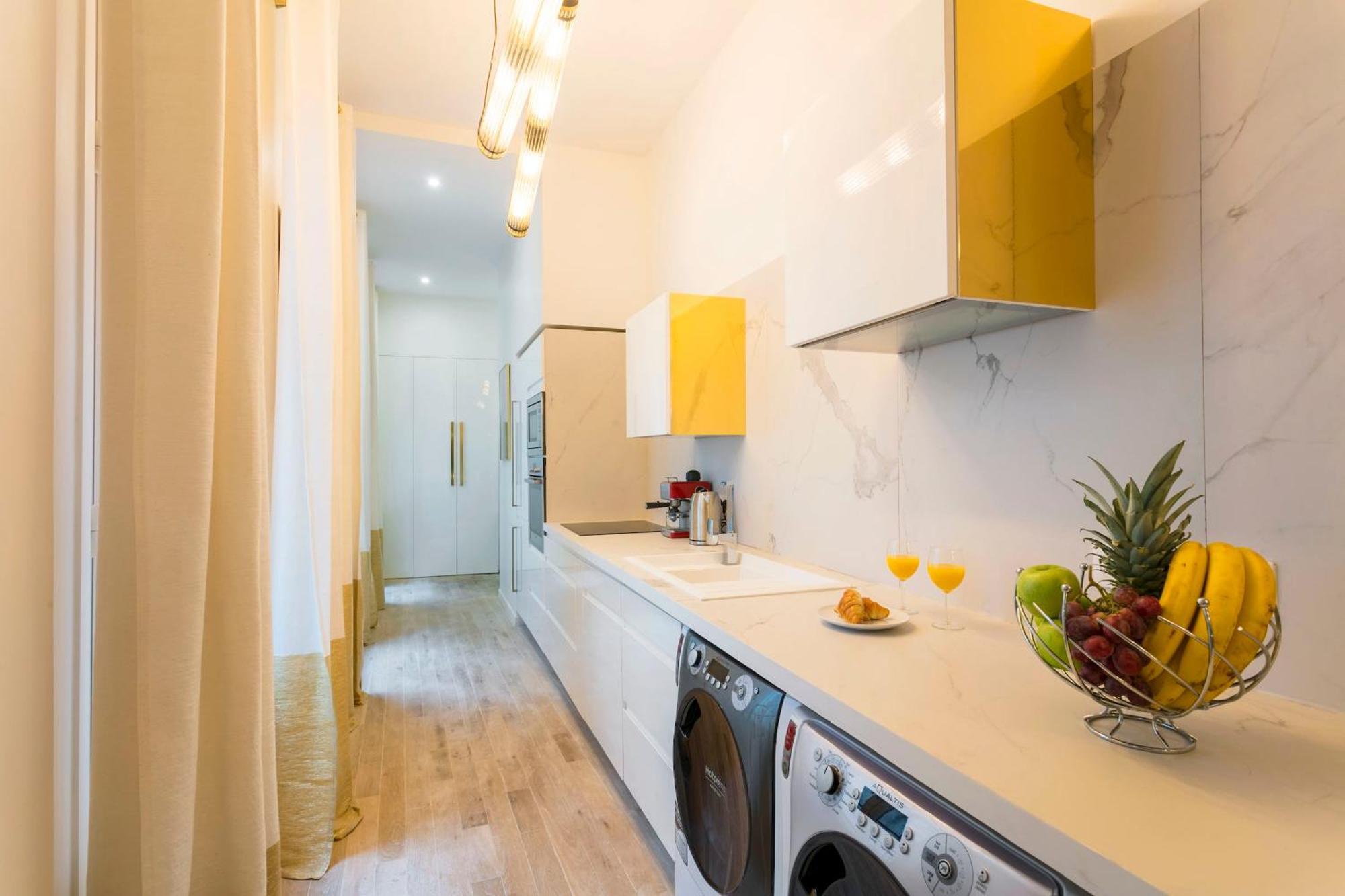 Louvre - 2br - Cityapartmentstay Parigi