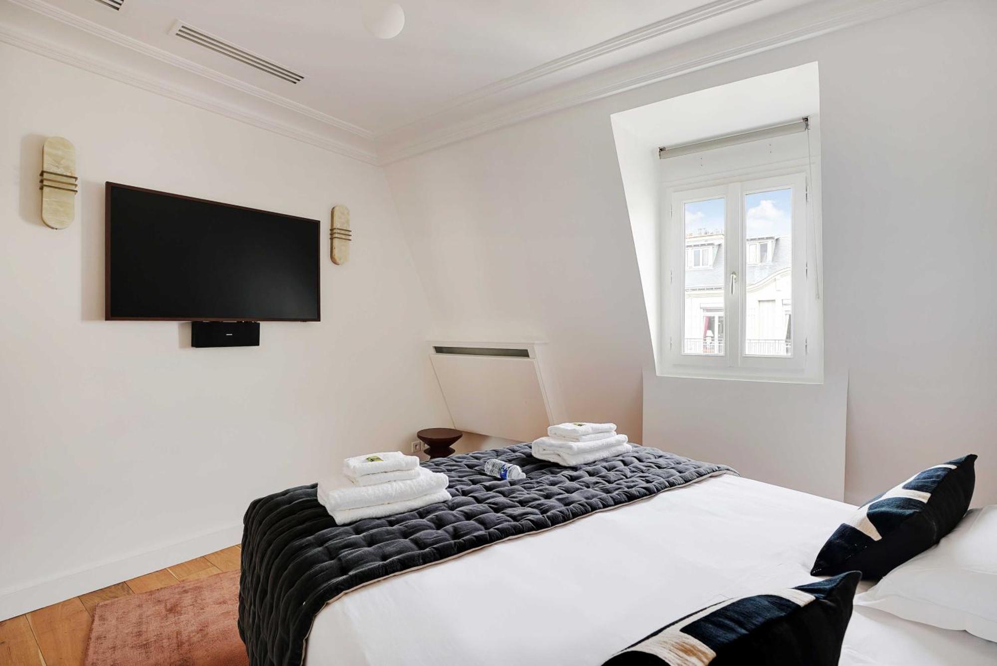 Sumptuous - 4ch-8p - Champs Elyseees Parigi