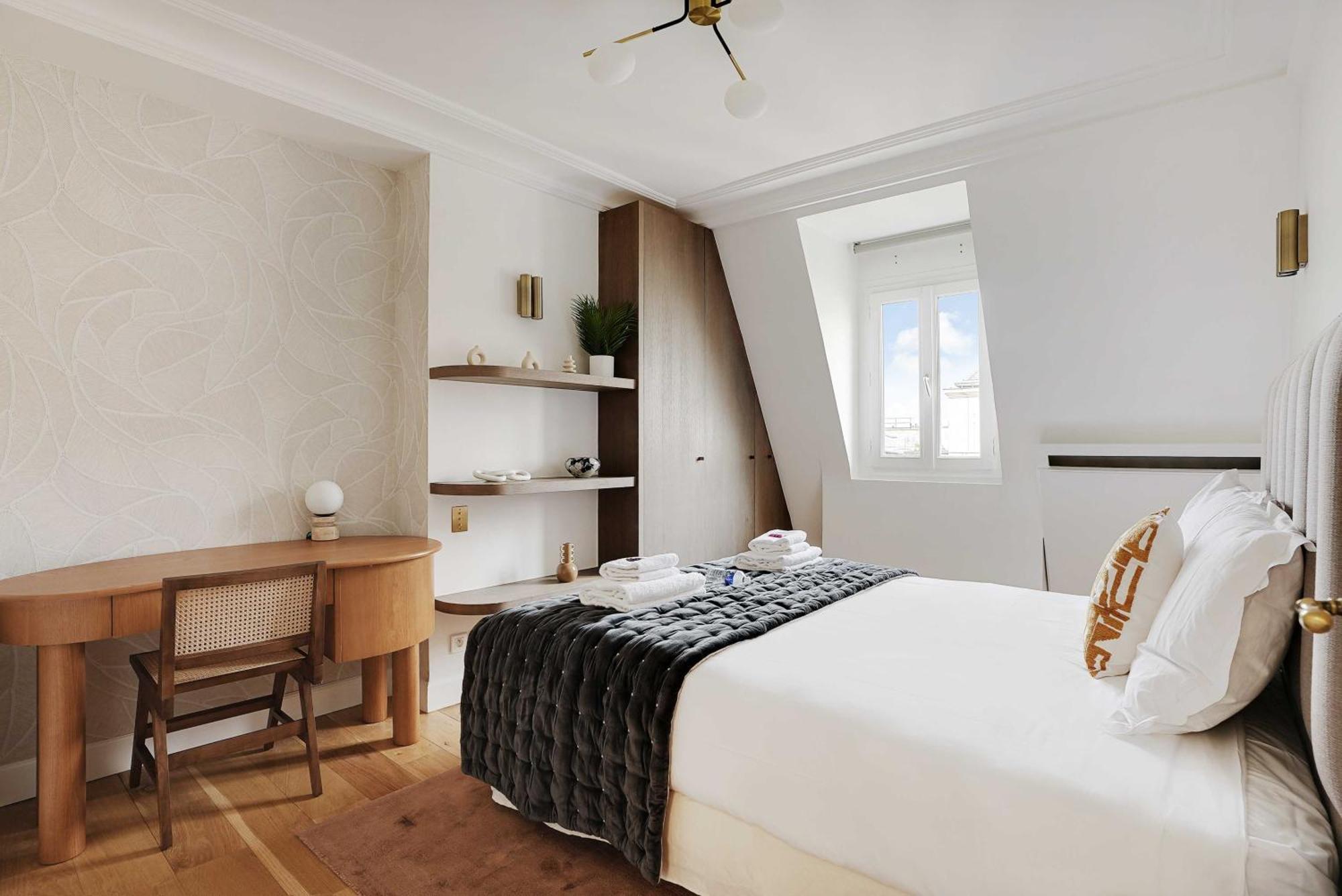 Sumptuous - 4ch-8p - Champs Elyseees Parigi
