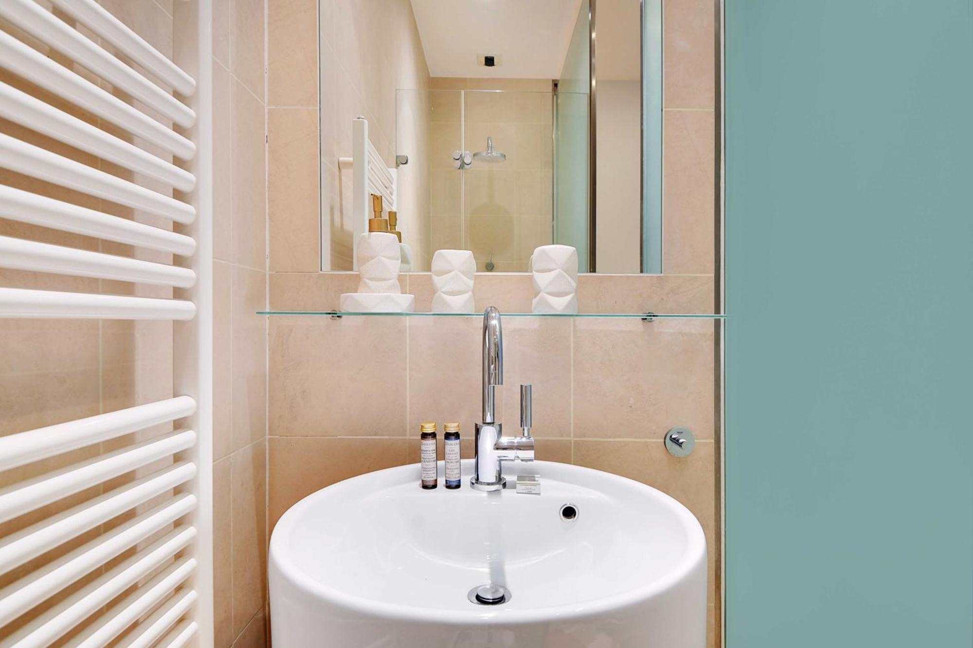 Casa vacanze Fabulous House - A Gem In Chic Western Parigi