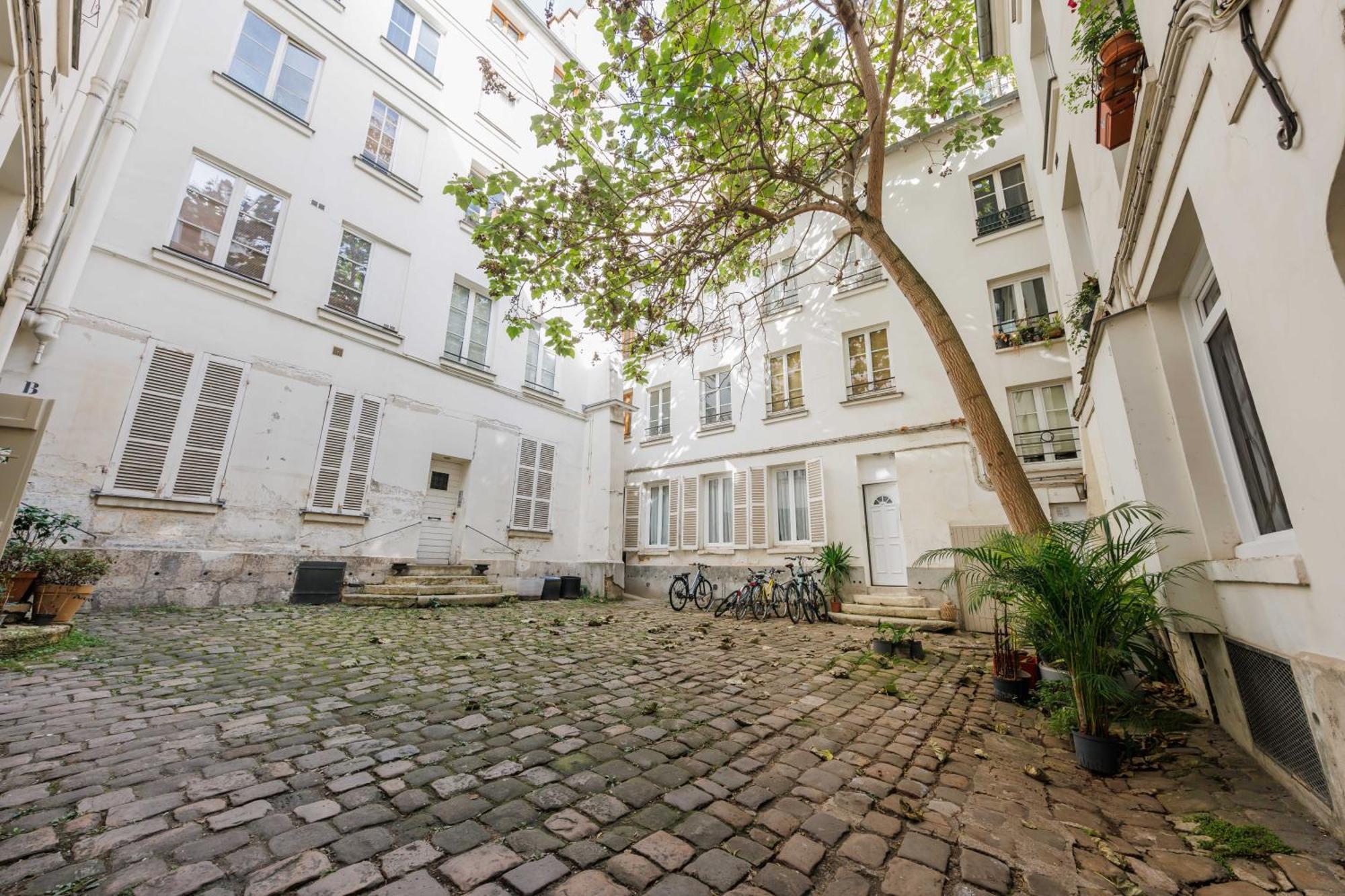 Charming Studio For Two People Jardin Du Luxembourg Parigi