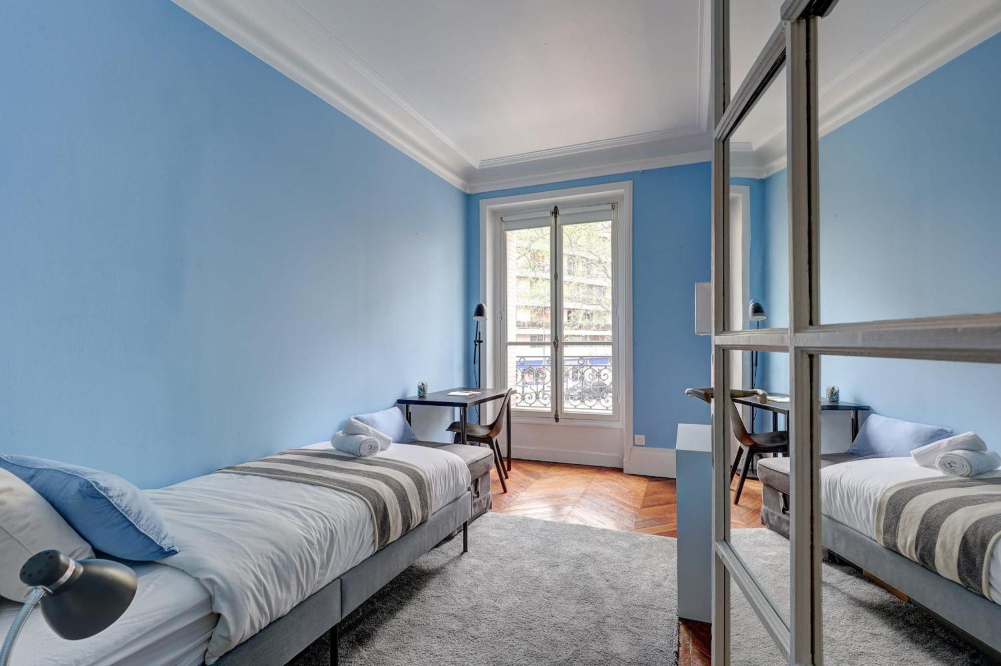 Eiffel Tower & Champ De Mars - 2br - Cityapartmentstay Apartment
