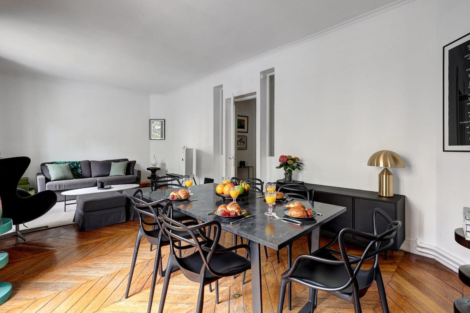 Eiffel Tower & Champ De Mars - 2br - Cityapartmentstay Apartment *