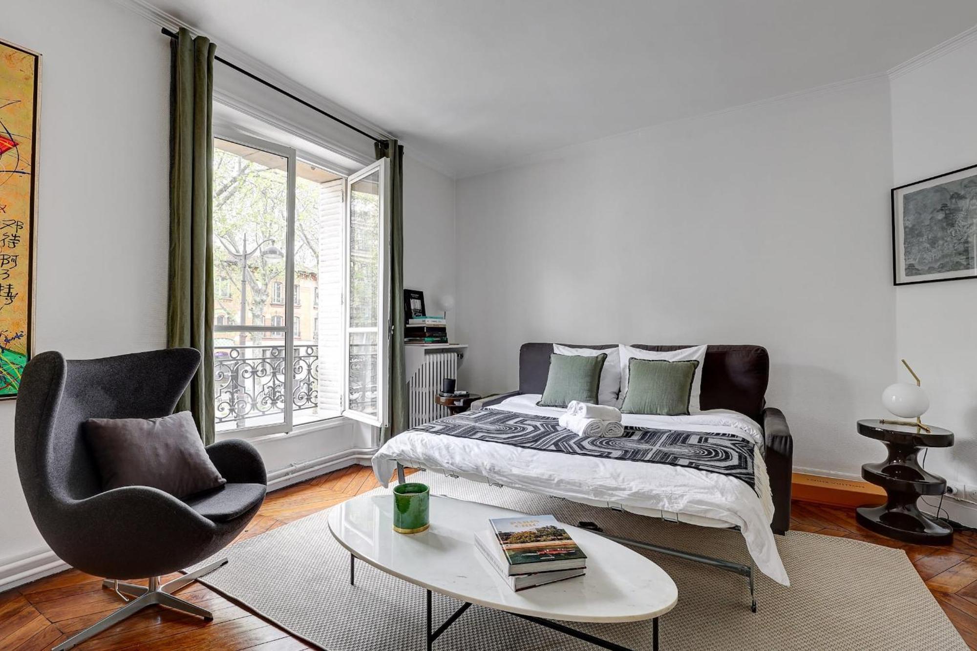 Apartment Eiffel Tower & Champ De Mars - 2br - Cityapartmentstay