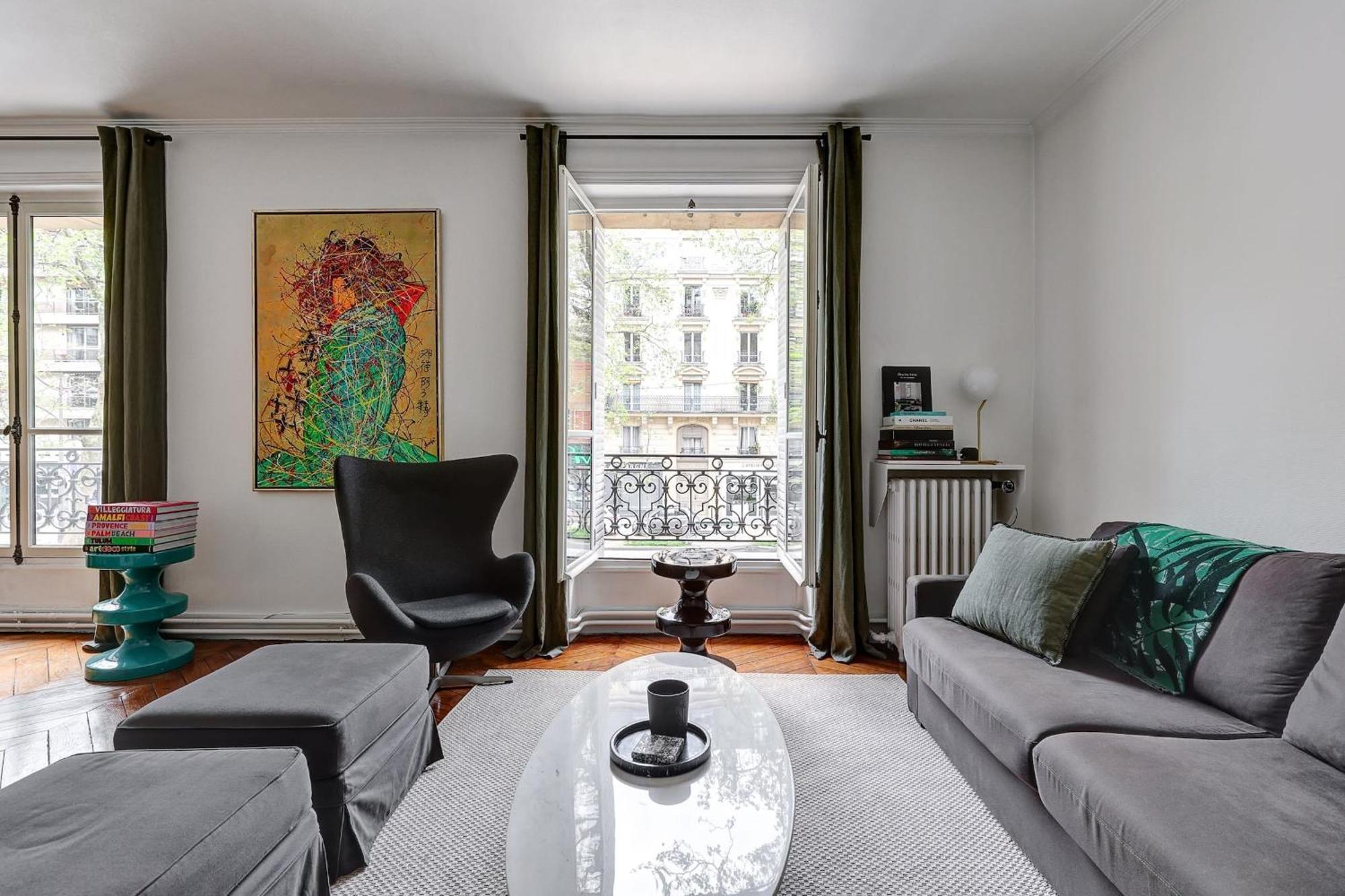 Eiffel Tower & Champ De Mars - 2br - Cityapartmentstay Paris