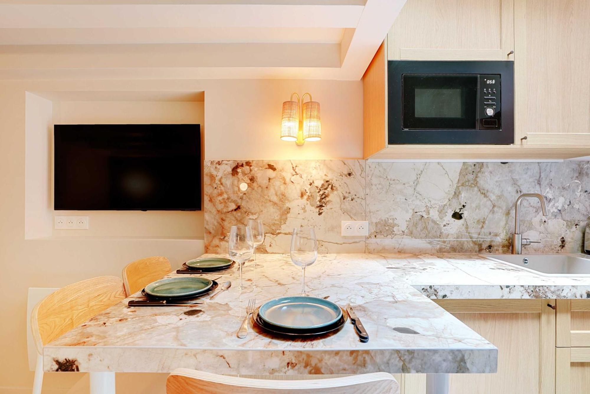 Apartment Chic And Cosy Apartment-canal Saint Martin *
