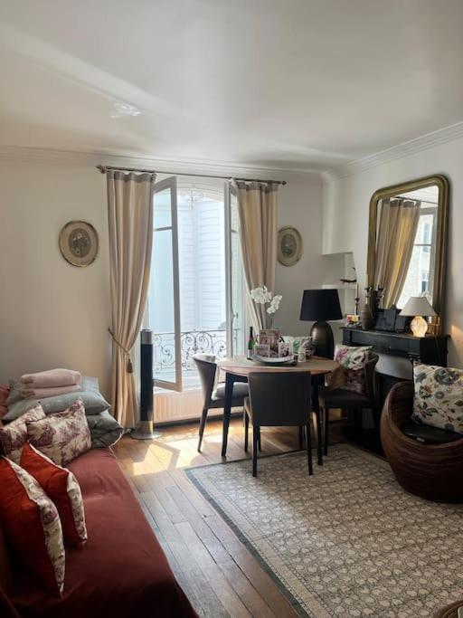 Appartamento Beautiful & Central Near Champs-elysees Parigi