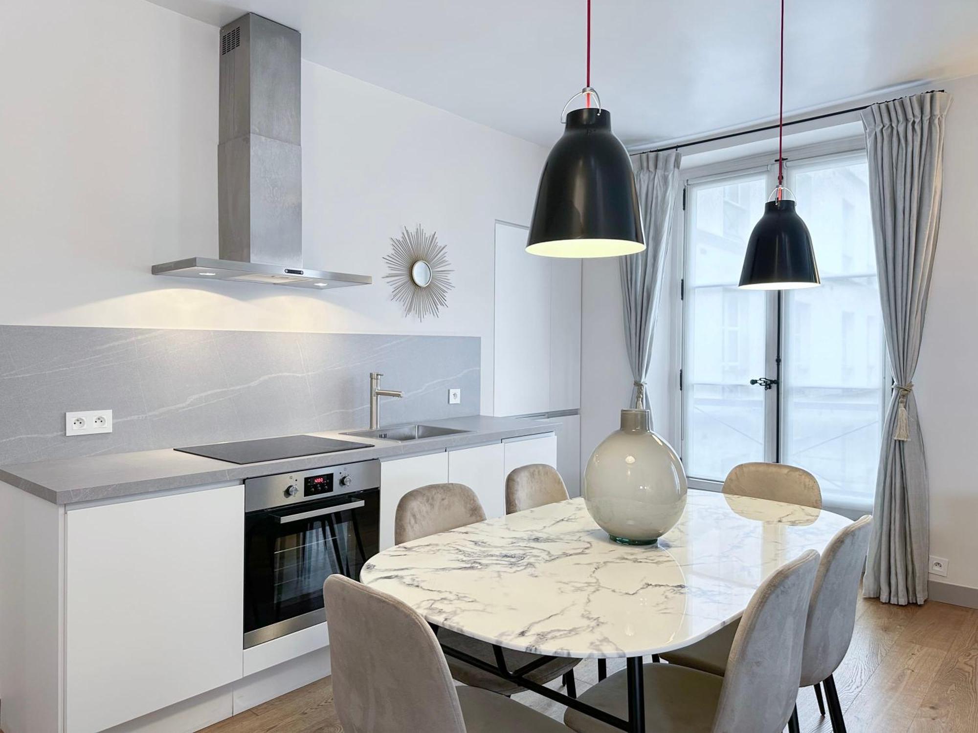 Luxembourg Garden Family Flat Delight