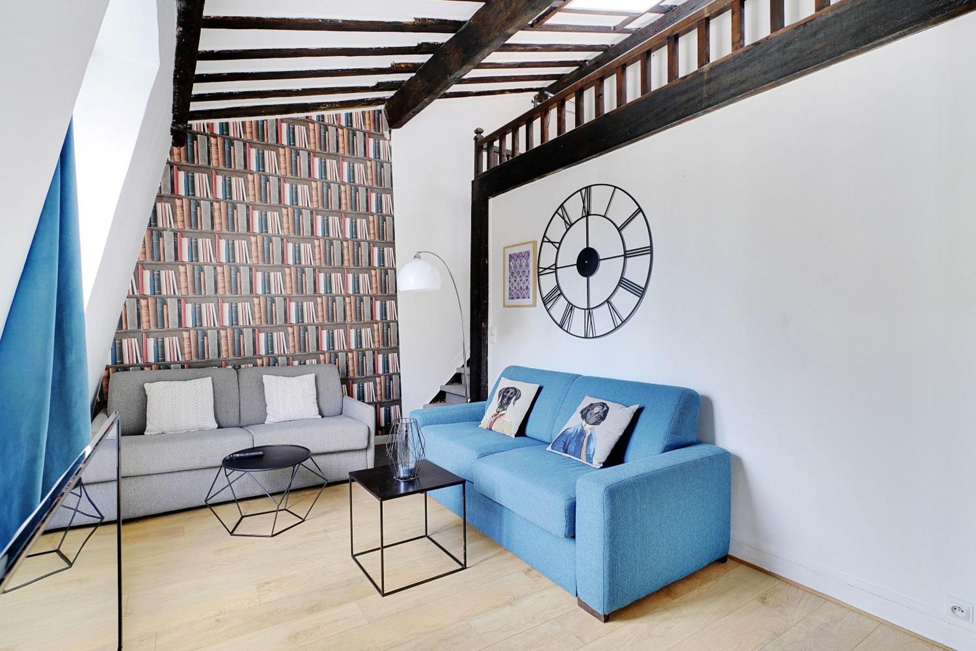 Parisian Charm In The Heart Of The Marais ! *