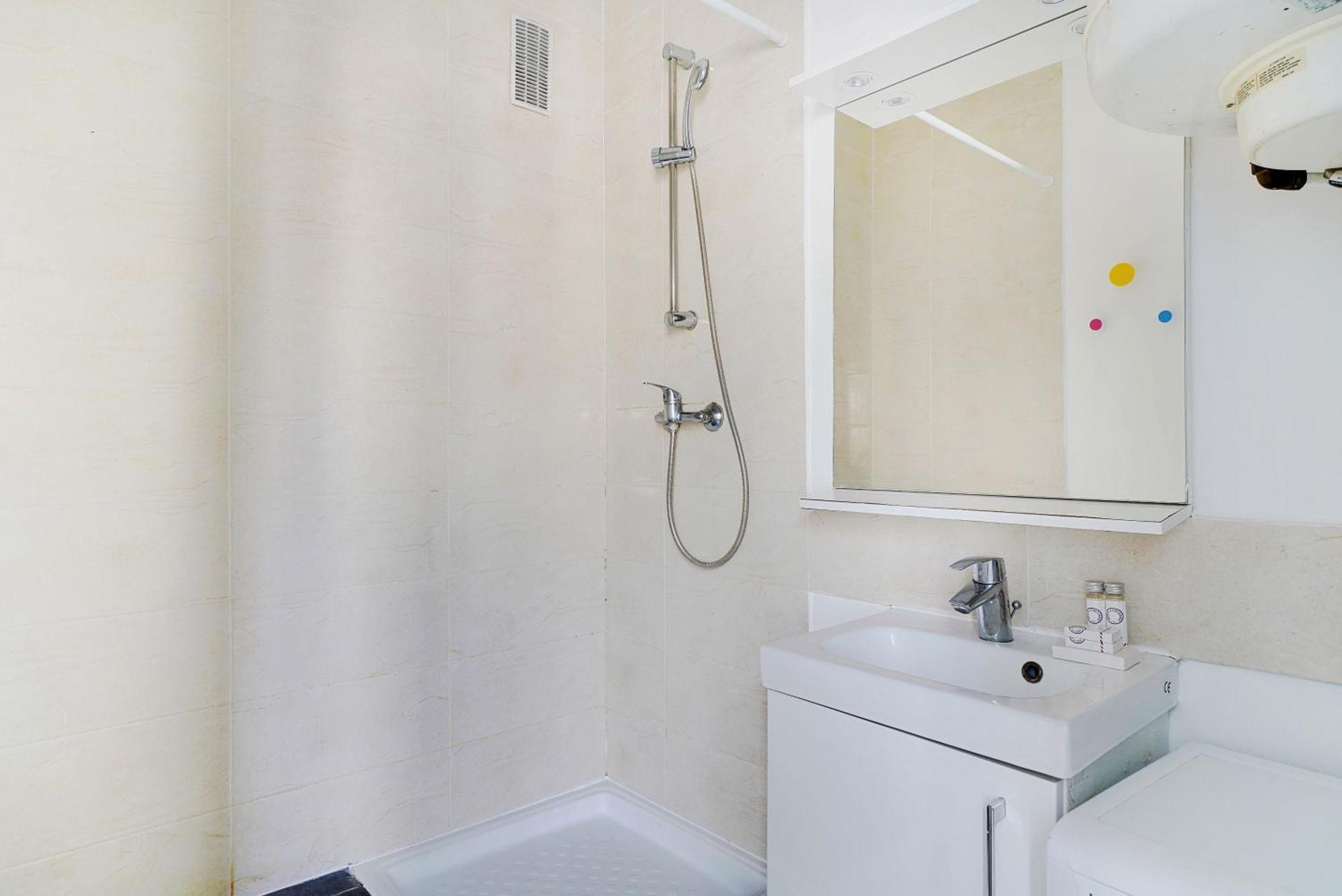 Parisian Charm In The Heart Of The Marais ! *