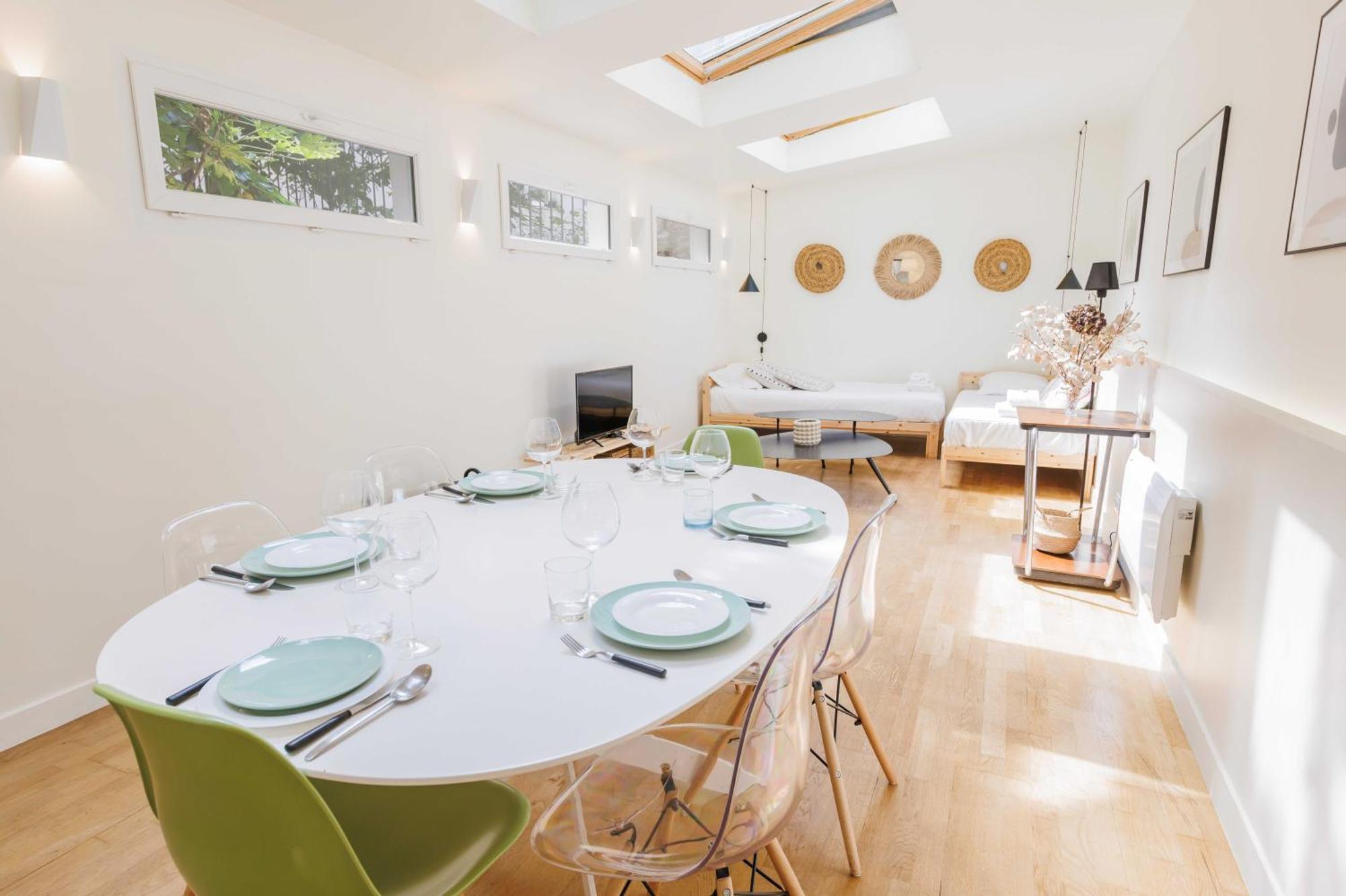 Modern - 2bdr-6p - Sacre Coeur Apartment