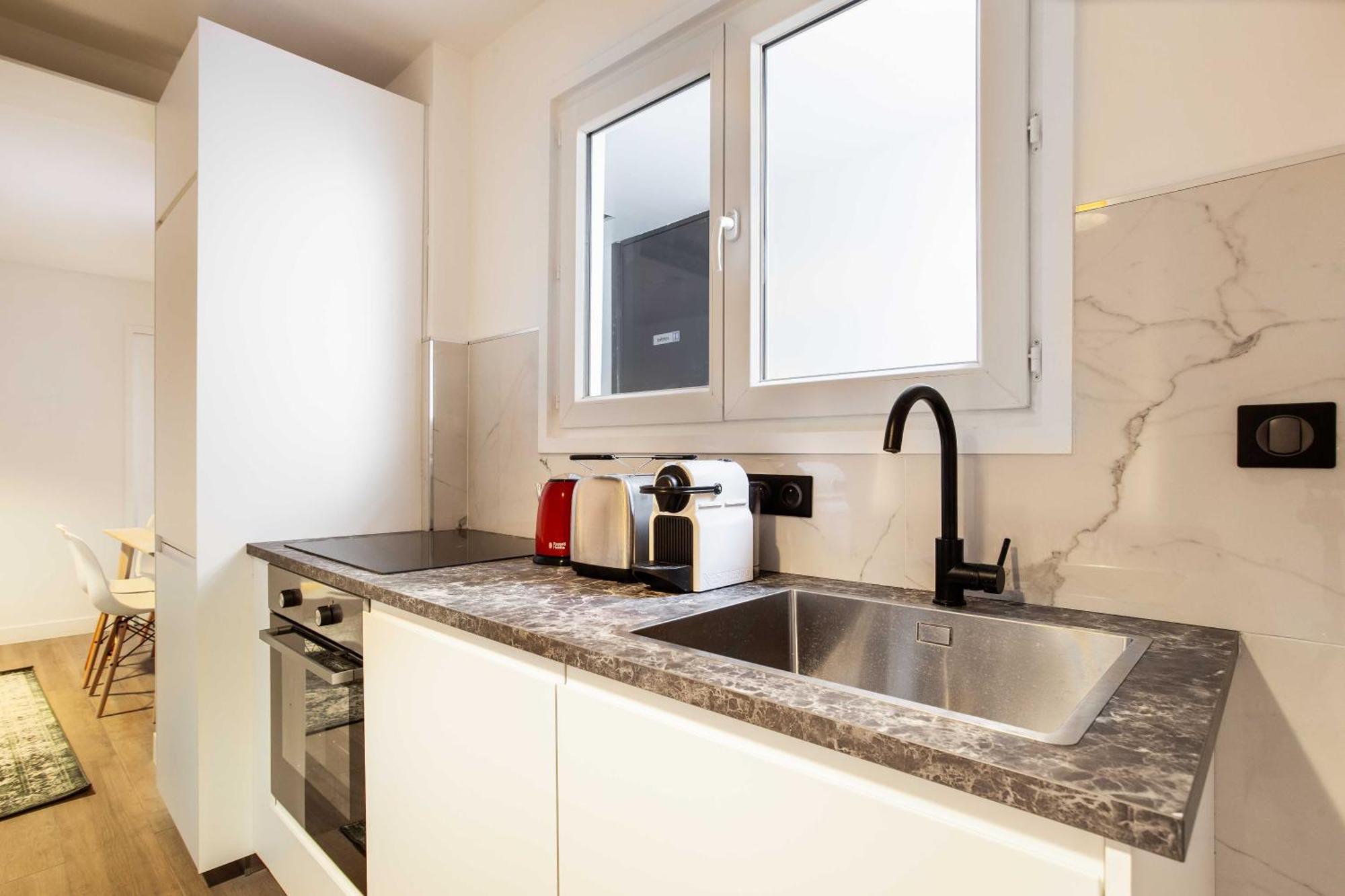 Elegant - 2bd - 8p - Eiffel Tower Holiday home *