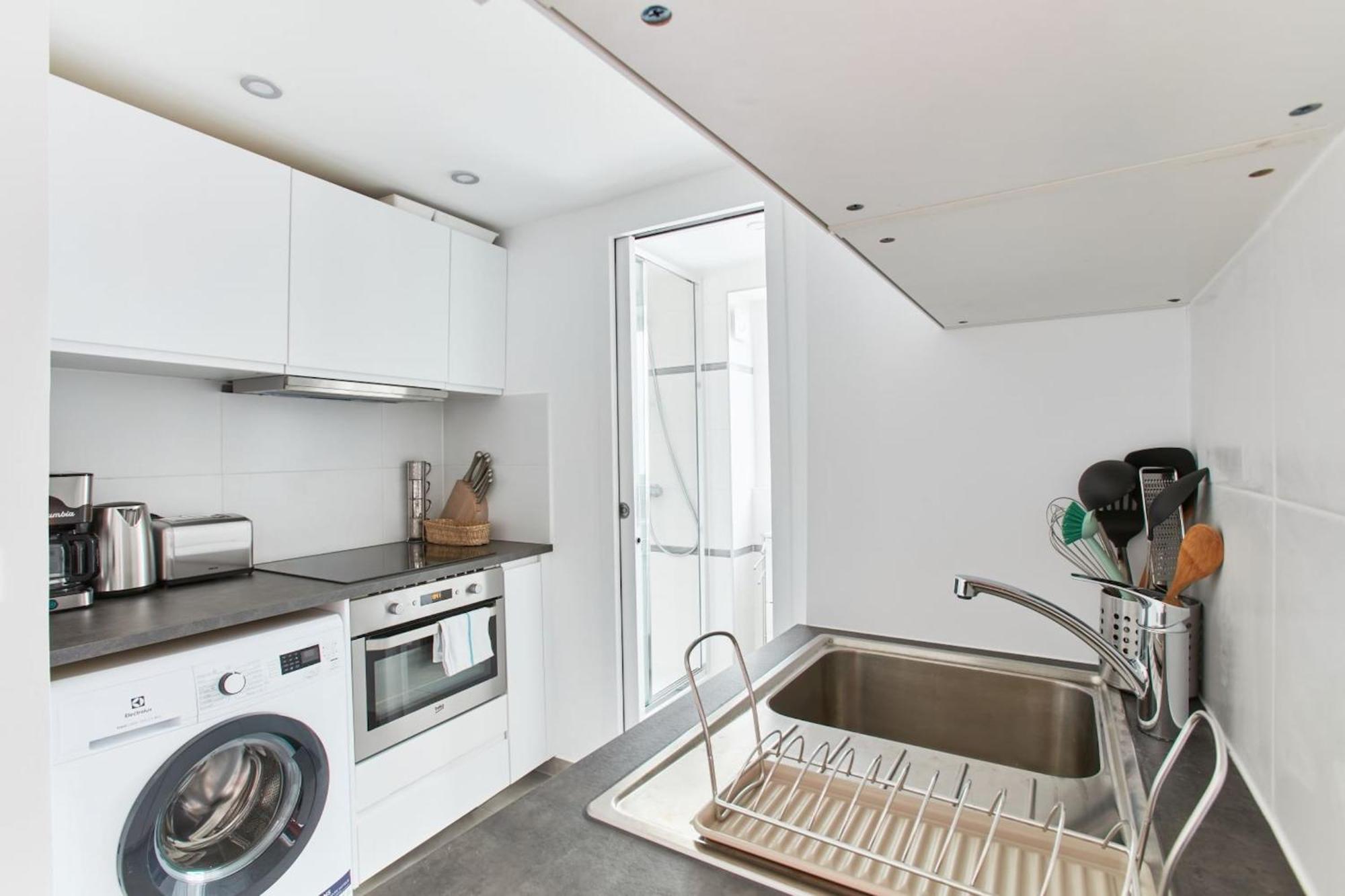 Montmartre & Sacre-coeur Basilica - 1br - Cityapartmentstay Parigi