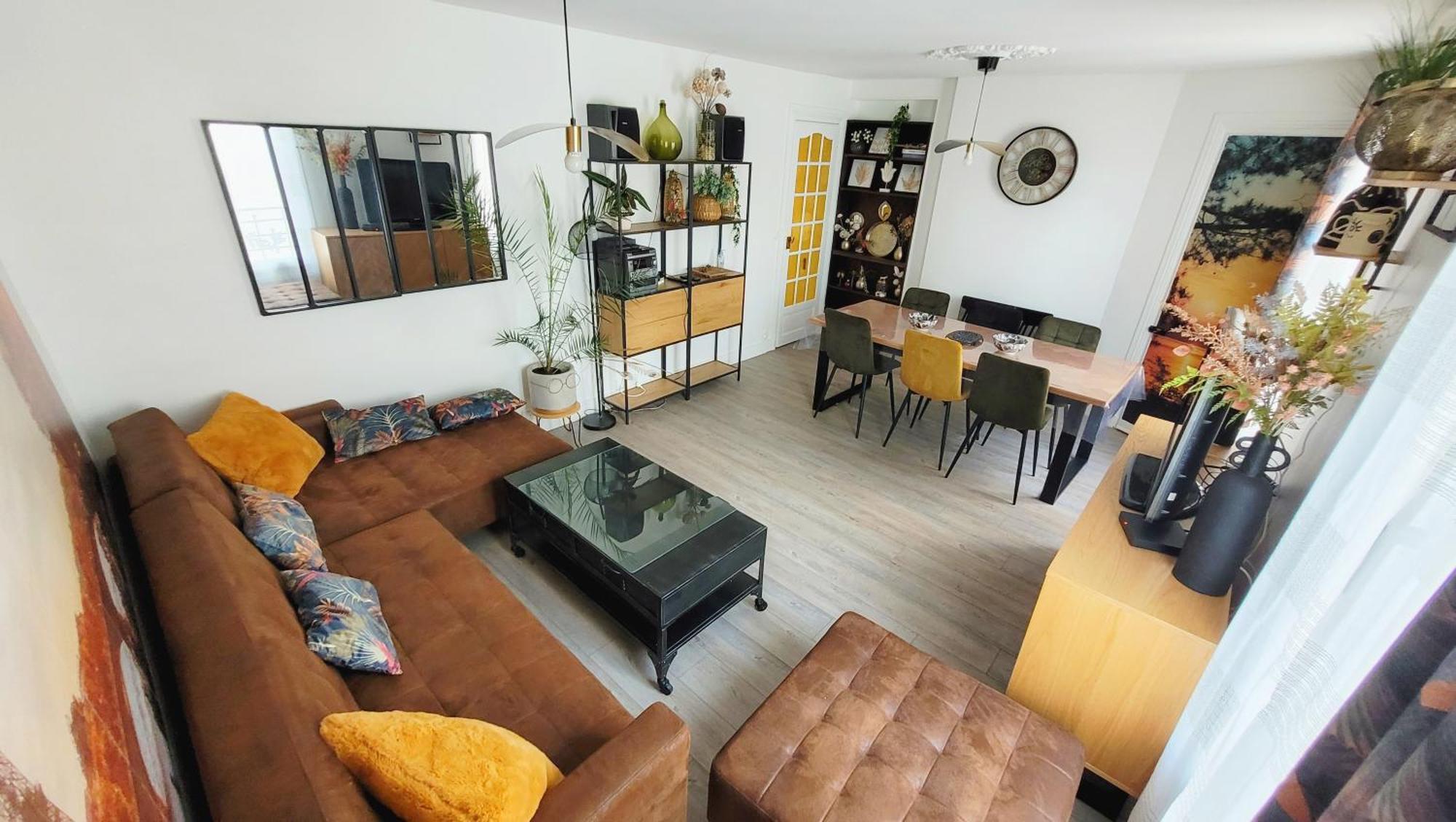 Appartamento Familial Refait A Neuf Centre 20eme Parigi