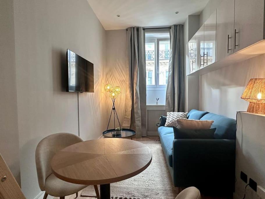 Volney Loft By Suitehomeparis *