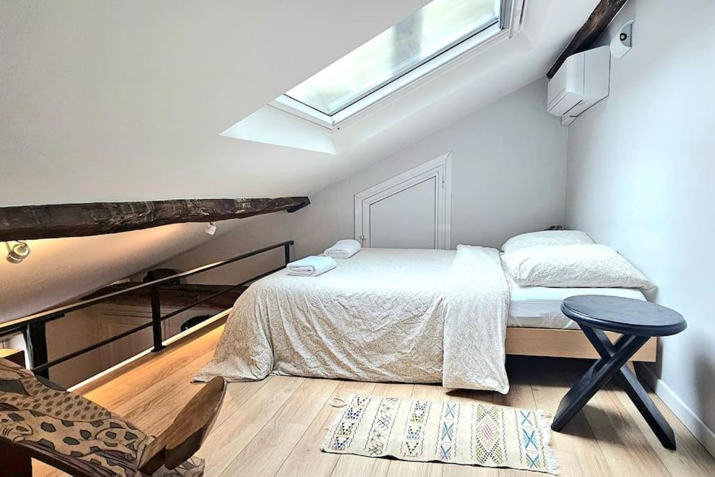 Skylight Loft By Suitehomeparis