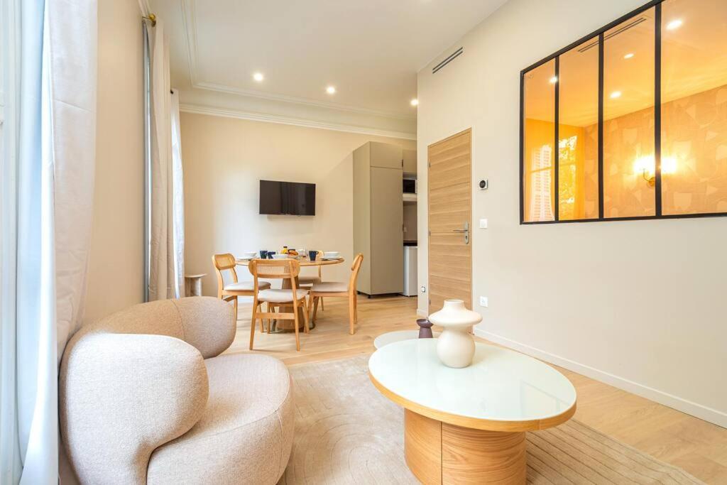 Neuf Quartier Pereire Appartamento *