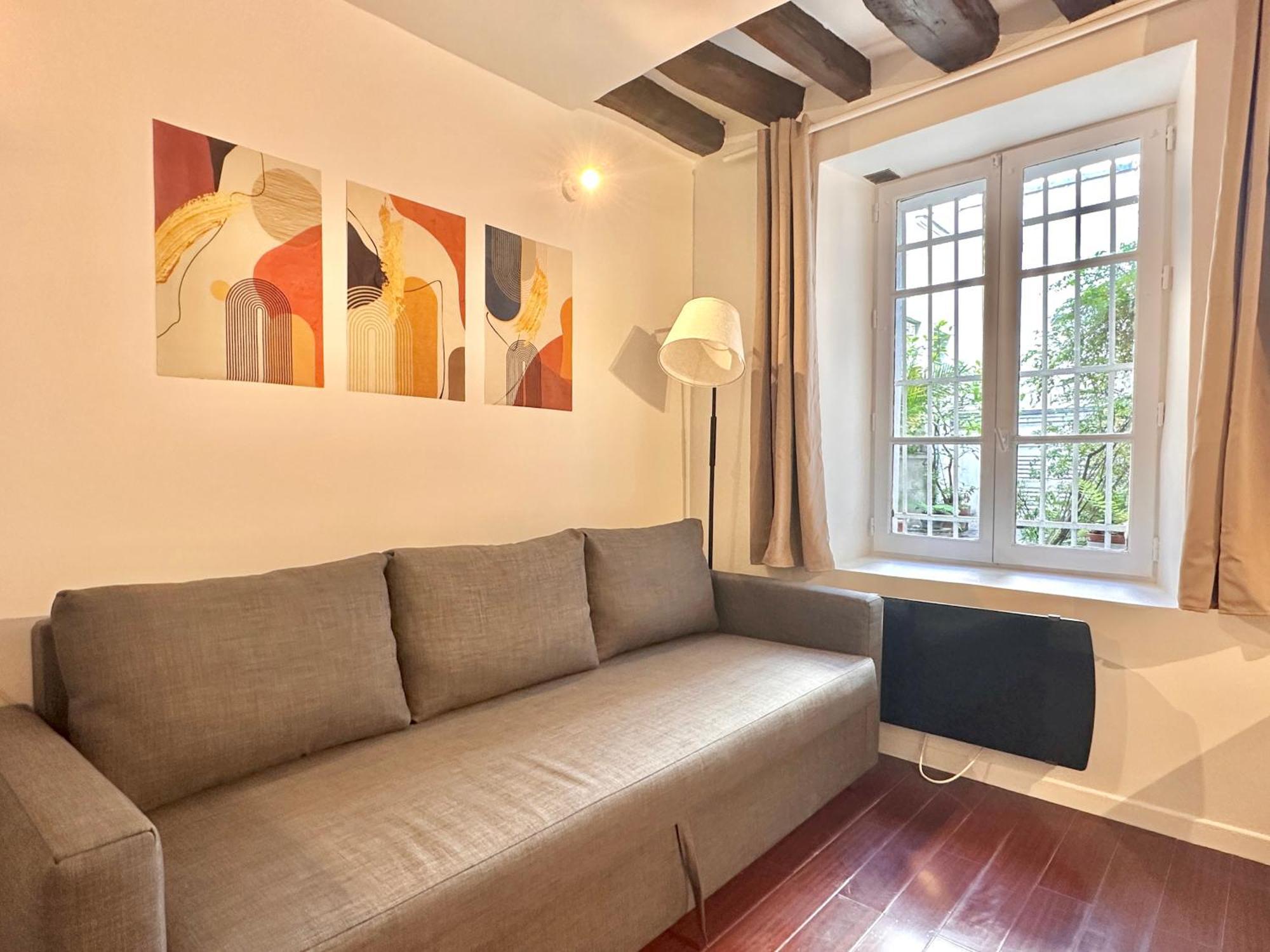 Cozy Near Marais On Rue Trousseau Parigi