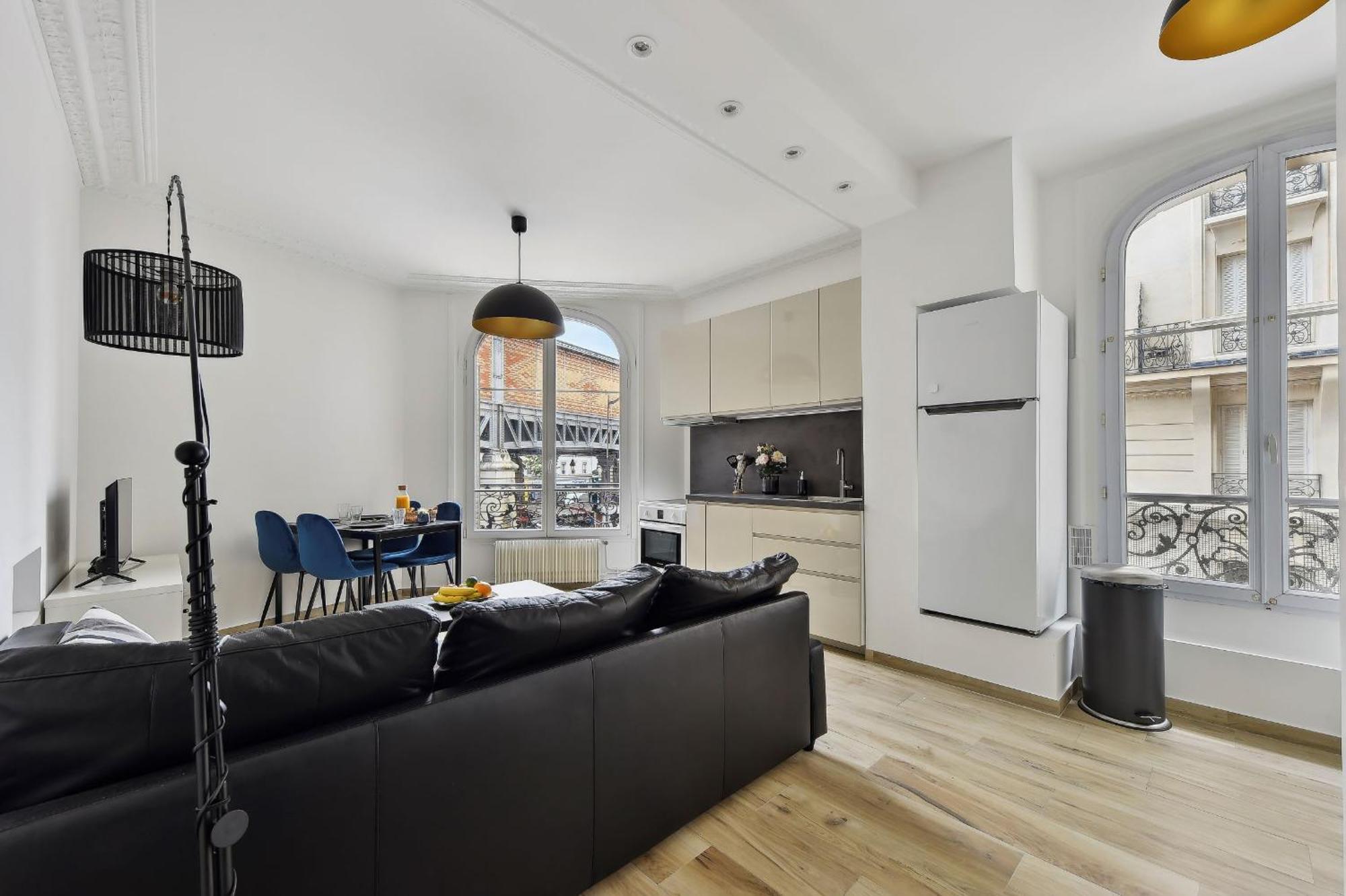 Eiffel Tower & Grenelle - 2br - Cityapartmentstay Parigi