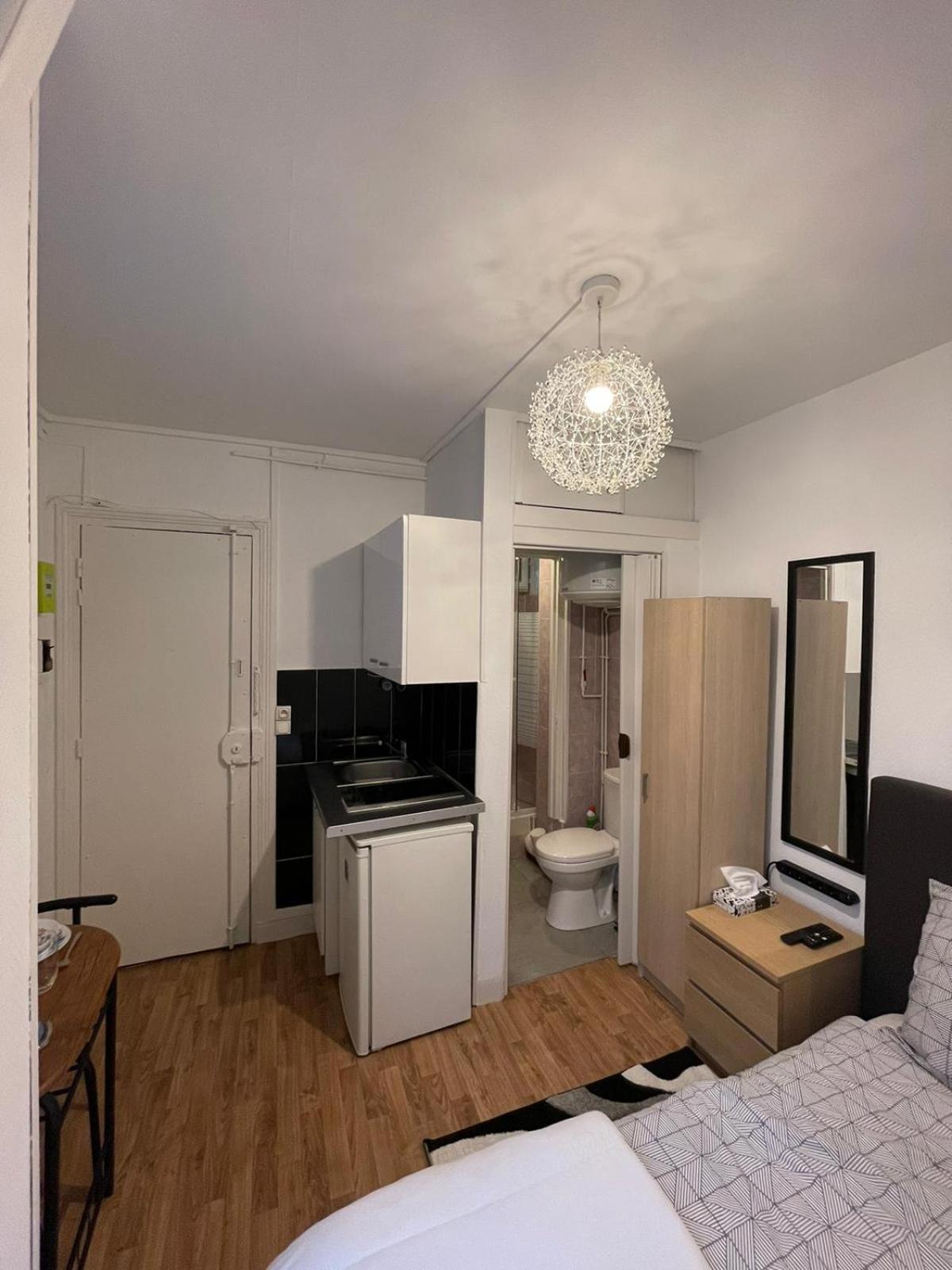 Apartment Dame De Fer Paris