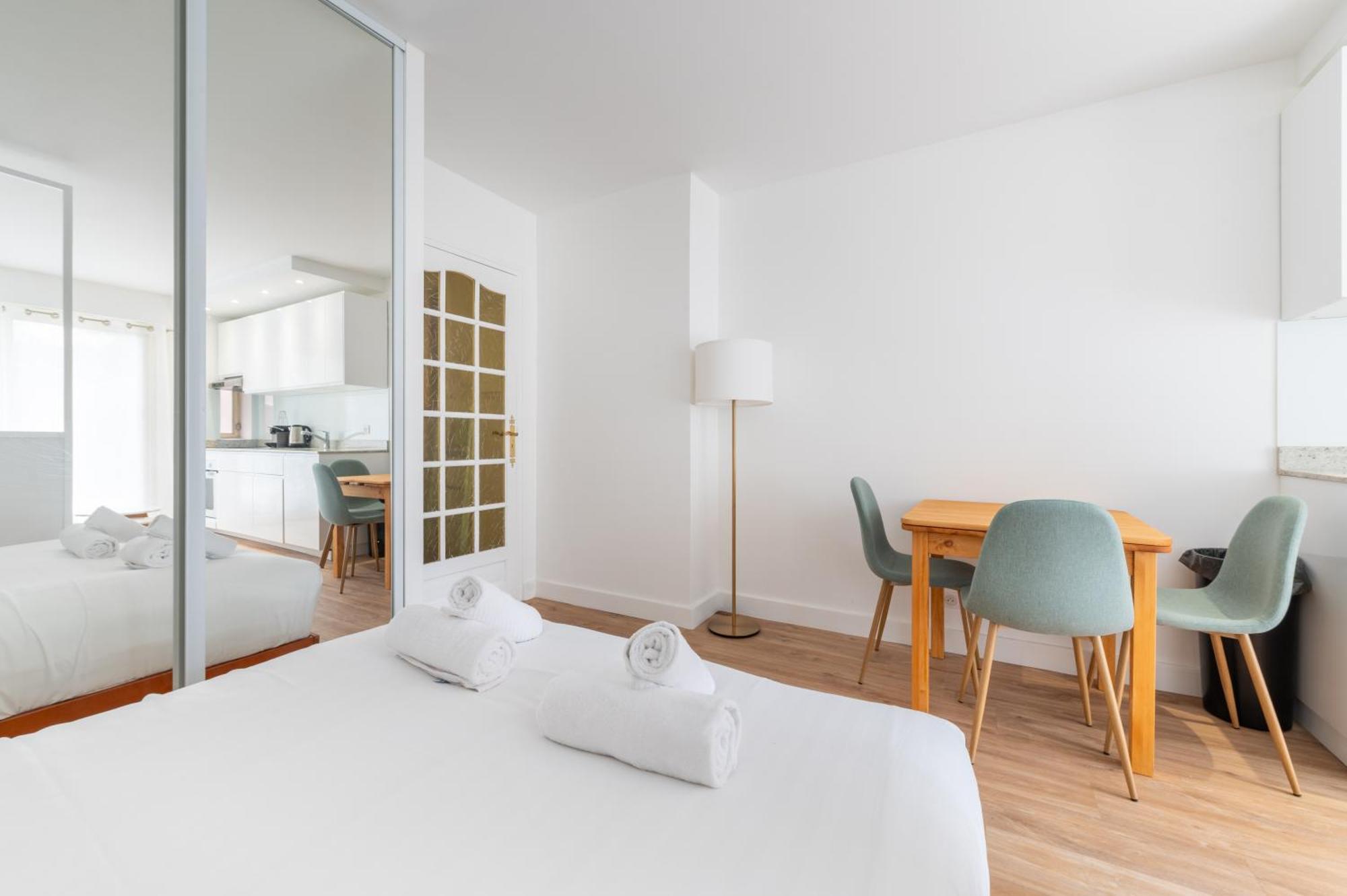 Appartamento Stylish 1bd Flat With Patio Rue Des Petites Ecuries *