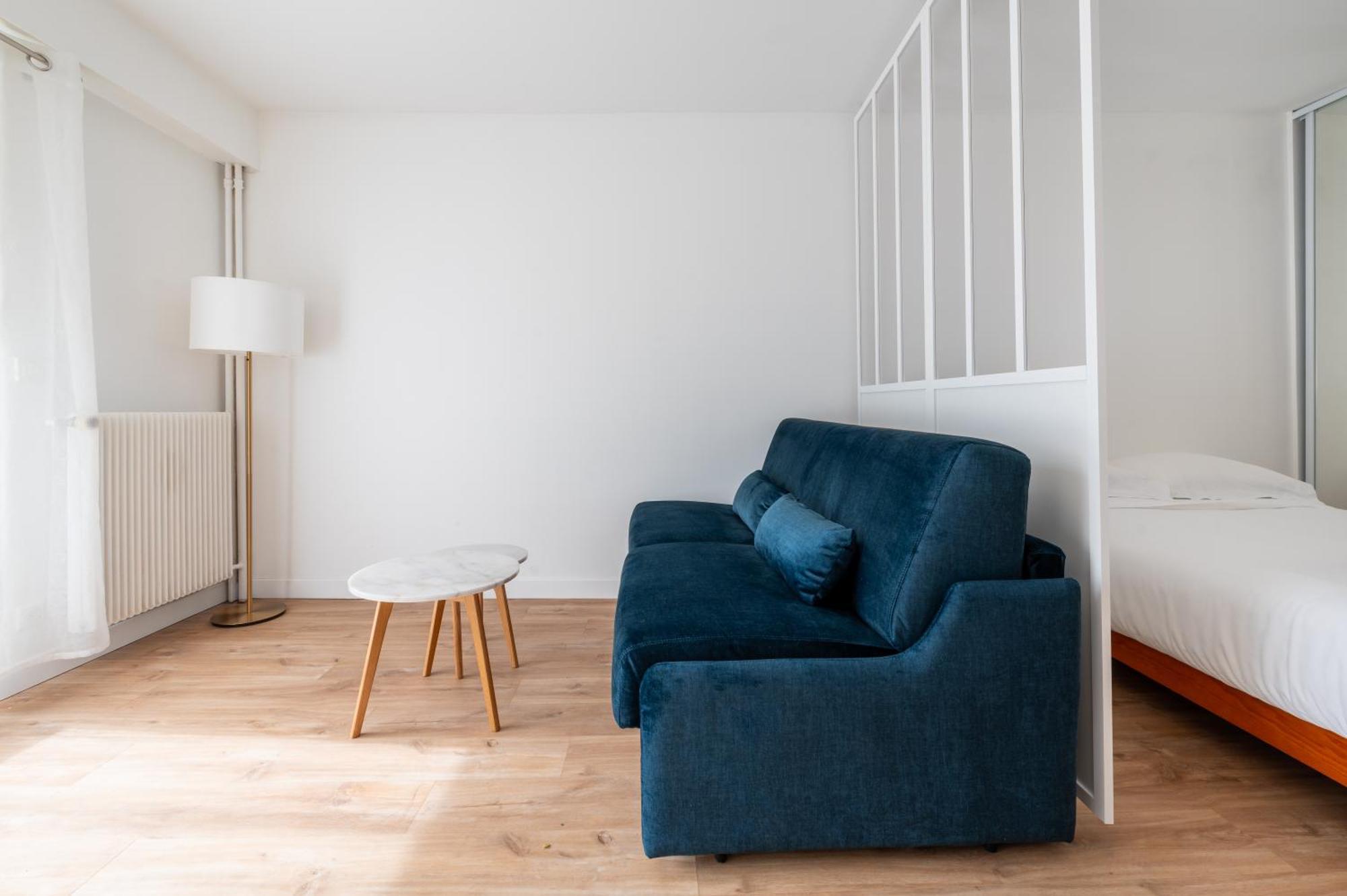 Stylish 1bd Flat With Patio Rue Des Petites Ecuries Parigi