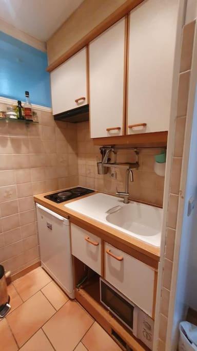 Joli Deux Pieces Au 14eme Arrondissement A Appartamento Parigi