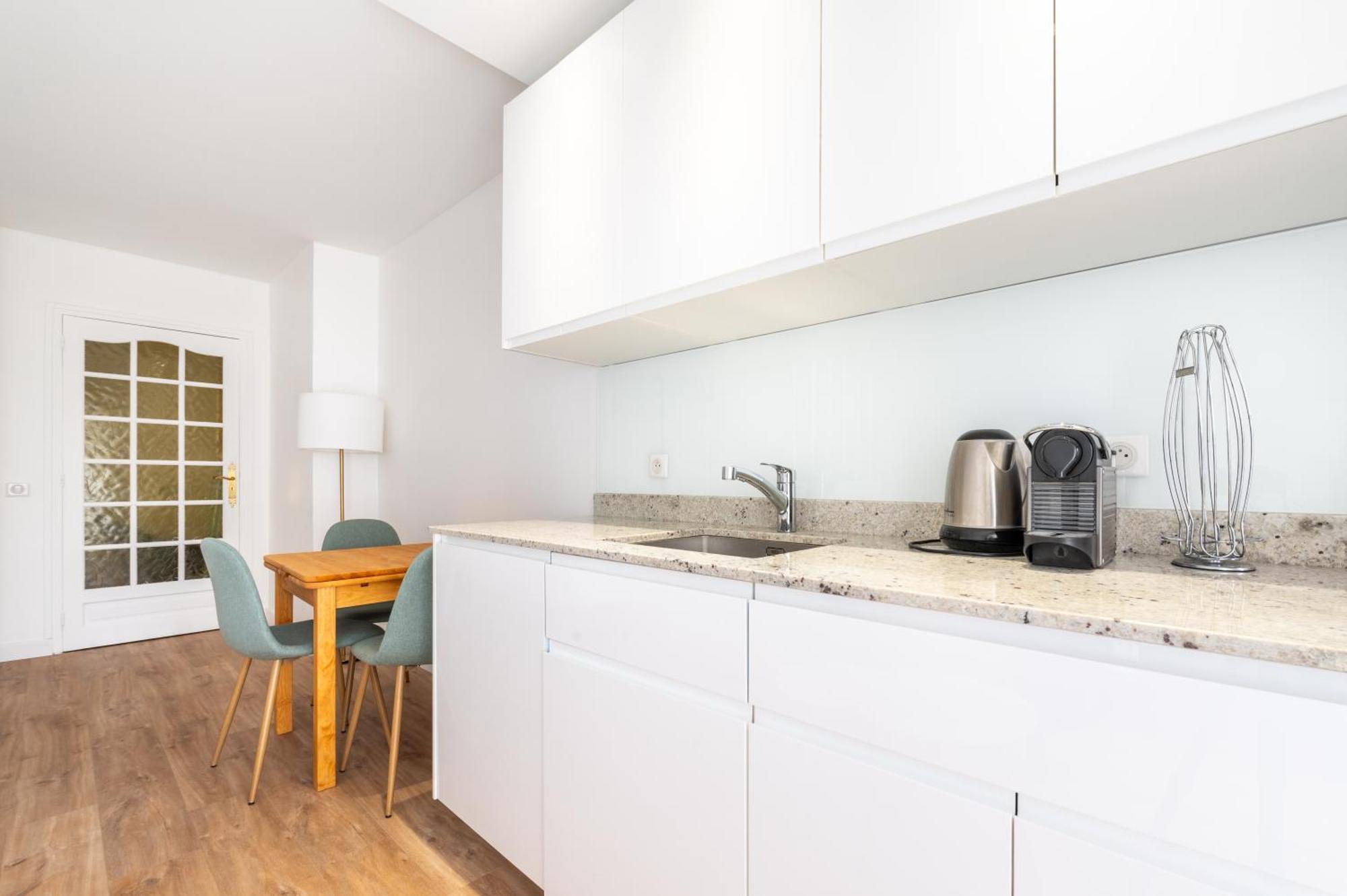 Stylish 1bd Flat With Patio Rue Des Petites Ecuries Appartamento Parigi