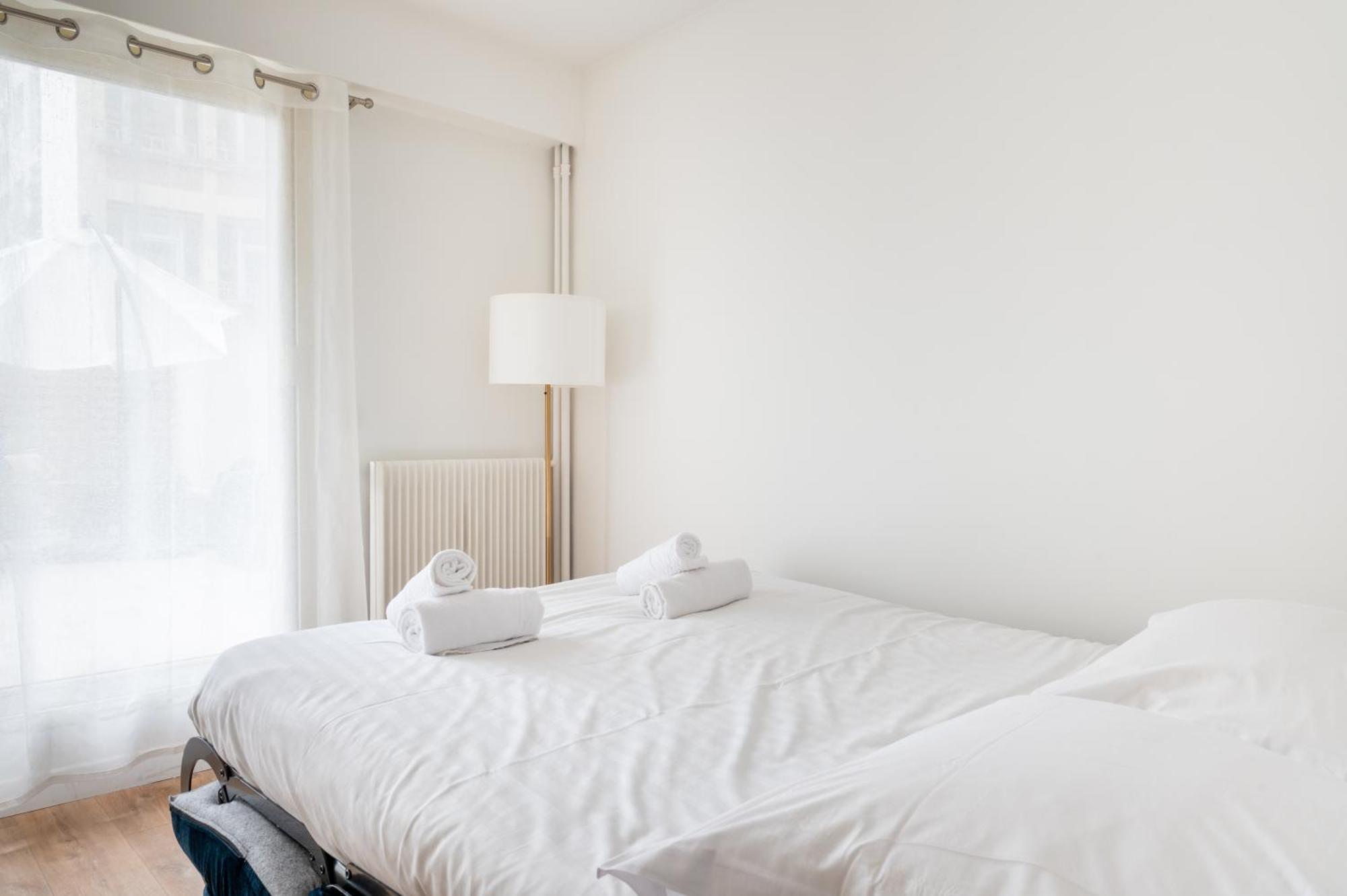 Stylish 1bd Flat With Patio Rue Des Petites Ecuries * Parigi