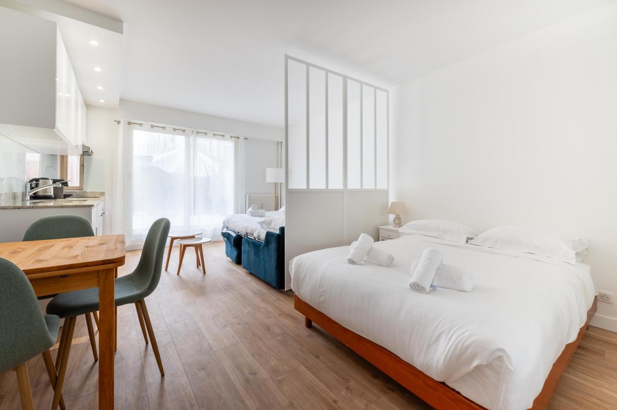 Appartamento Stylish 1bd Flat With Patio Rue Des Petites Ecuries Parigi