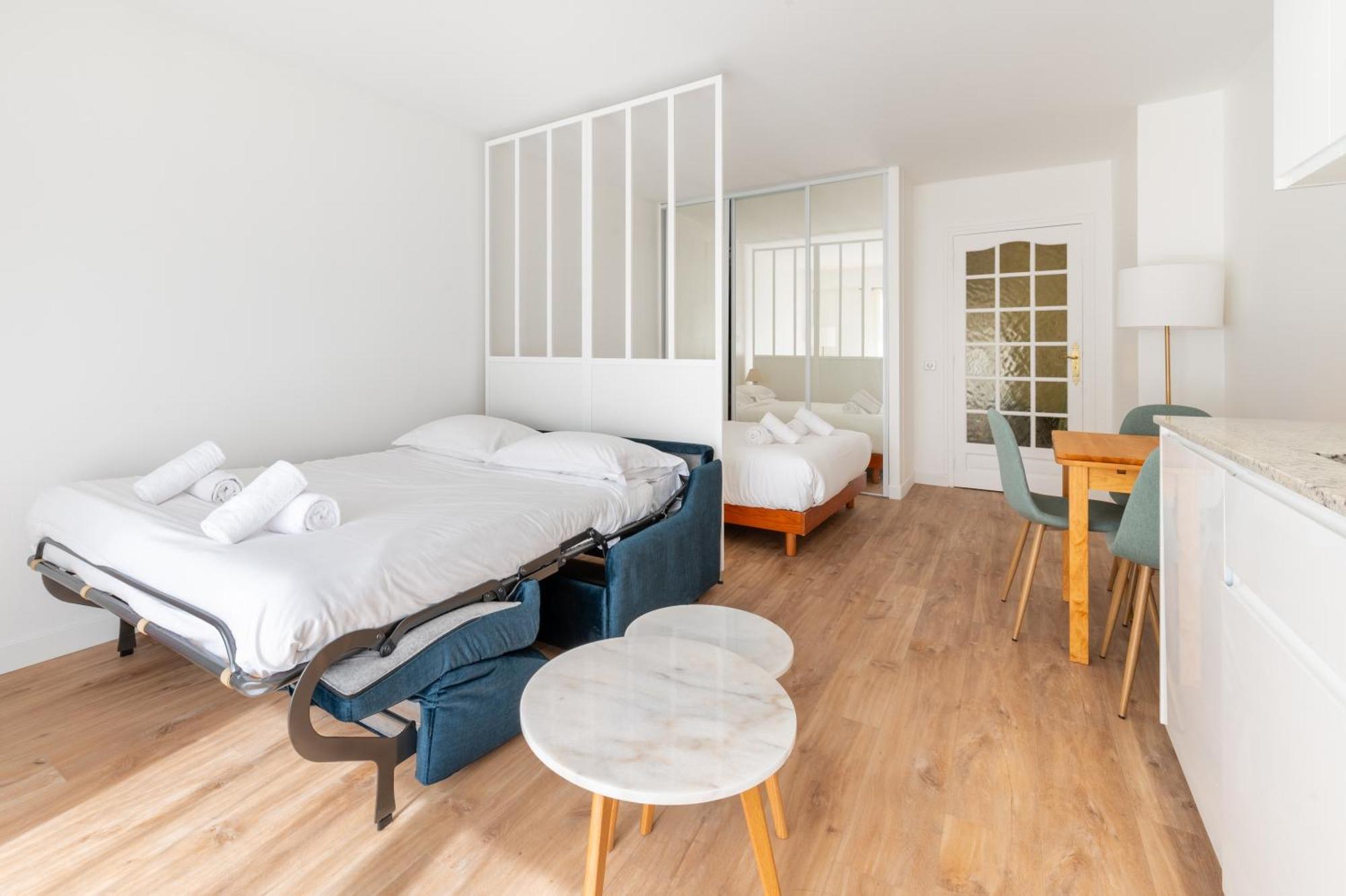 Stylish 1bd Flat With Patio Rue Des Petites Ecuries * Parigi
