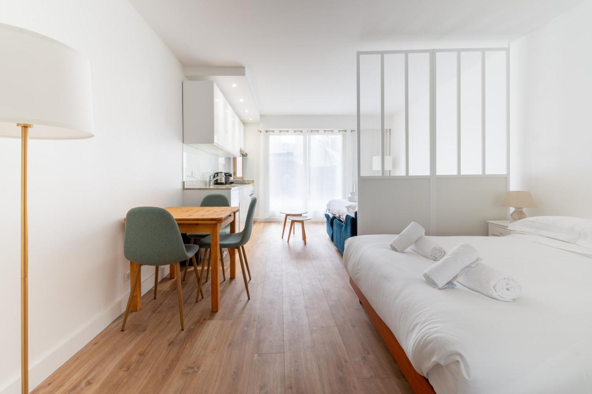 Stylish 1bd Flat With Patio Rue Des Petites Ecuries * Parigi