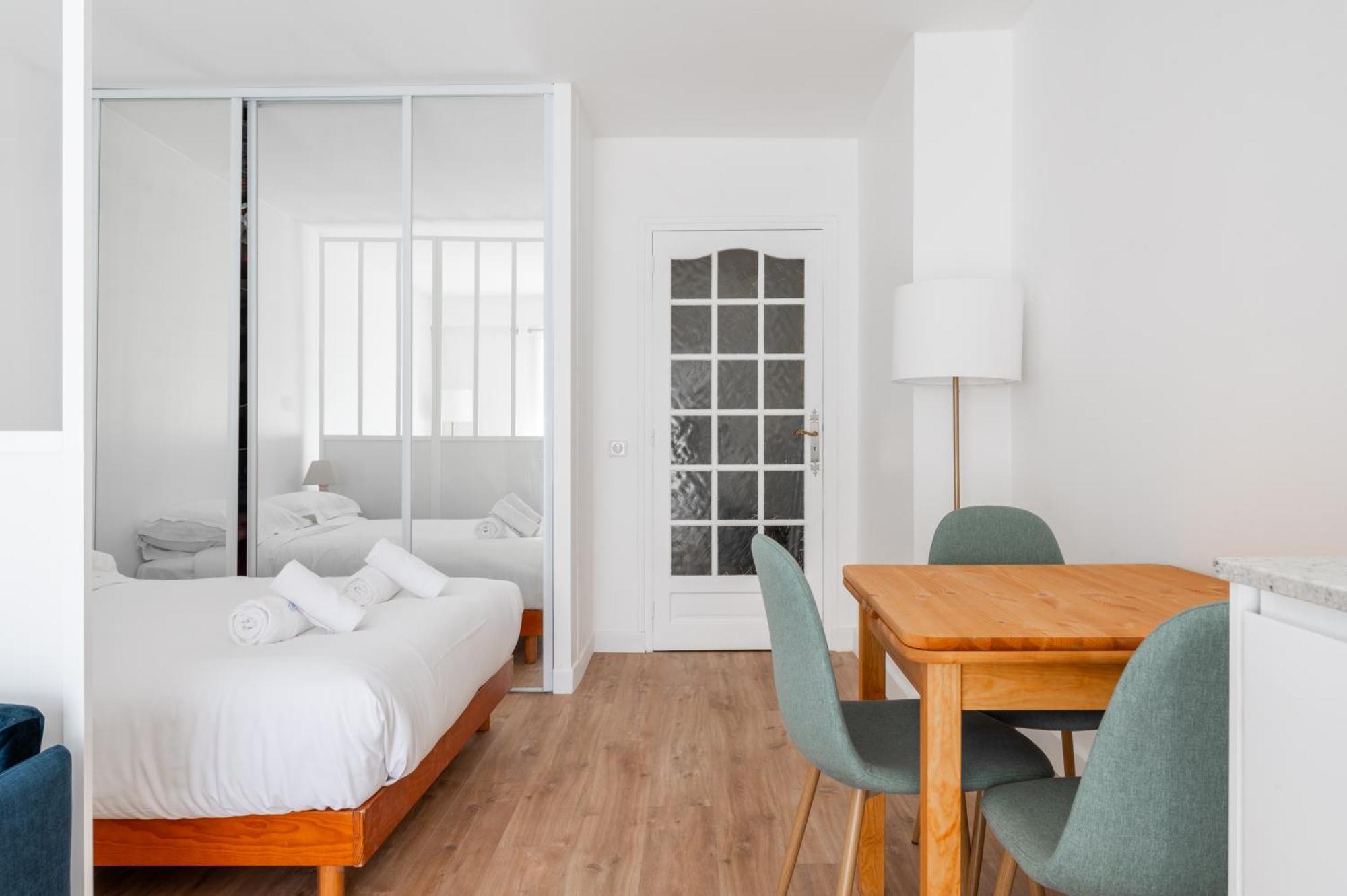 Appartamento Stylish 1bd Flat With Patio Rue Des Petites Ecuries Parigi