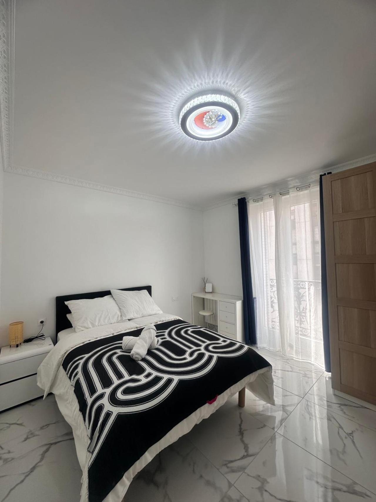 Superbe Renove Au Coeur De La Capitale * Parigi