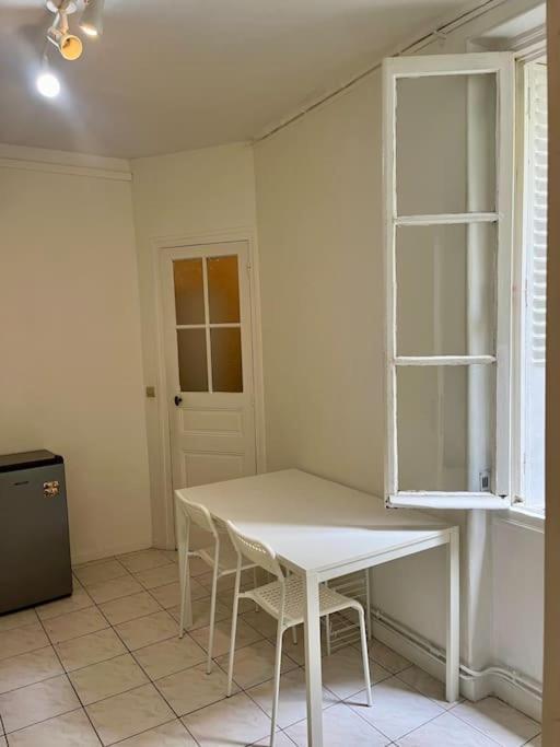 Alloggio in famiglia In Montmartre, Paris, Near Sacre-coeur Read Host Profile For Booking *