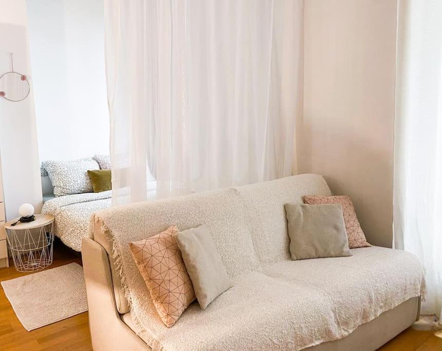 Piece Cosy A 5 Min De La Tour Eiffel A Pied Apartment