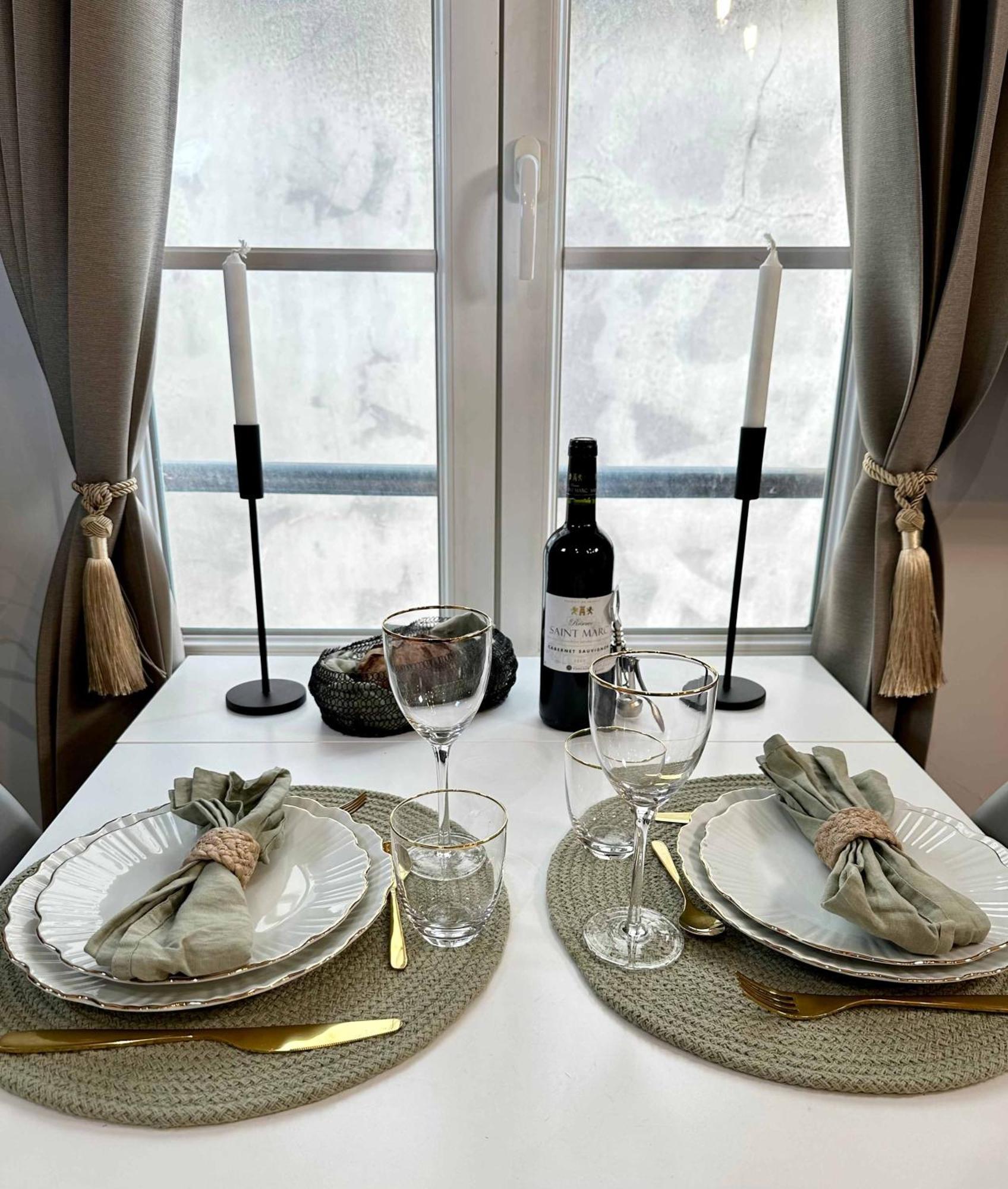 Apartment 1579 - Eiffel Tower Gem, Stylish & Unique *