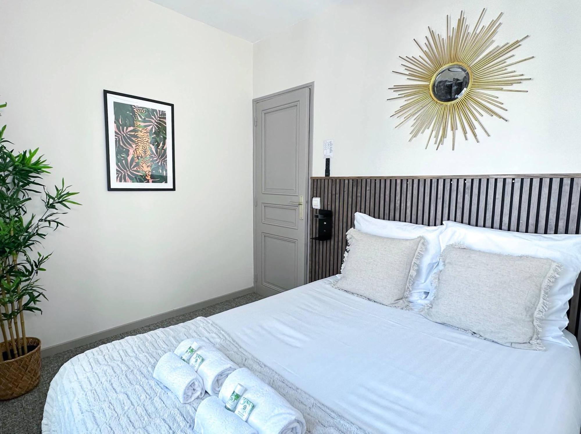 Apartment 1579 - Eiffel Tower Gem, Stylish & Unique