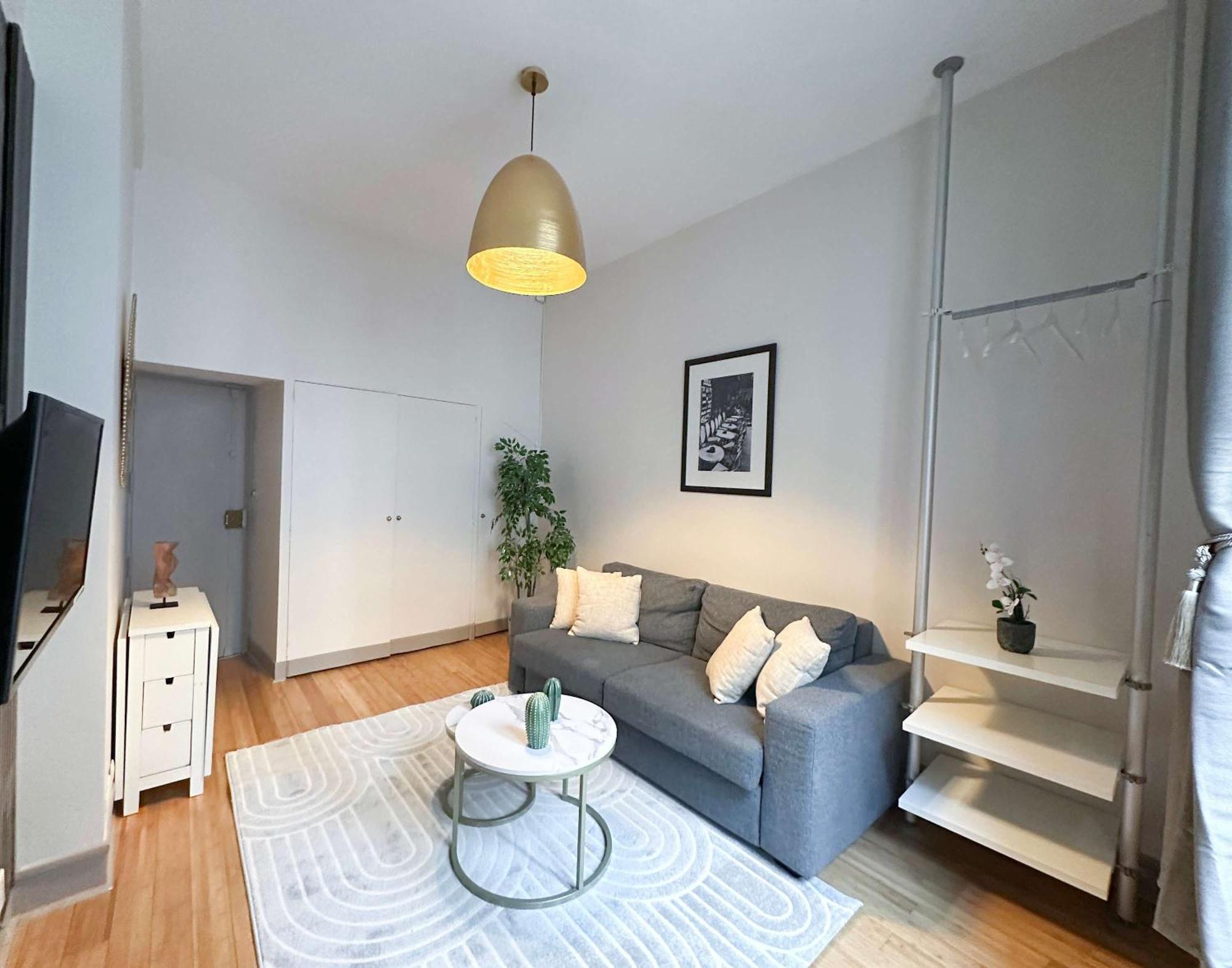 Apartment Renovated Champs-elysees Retreat